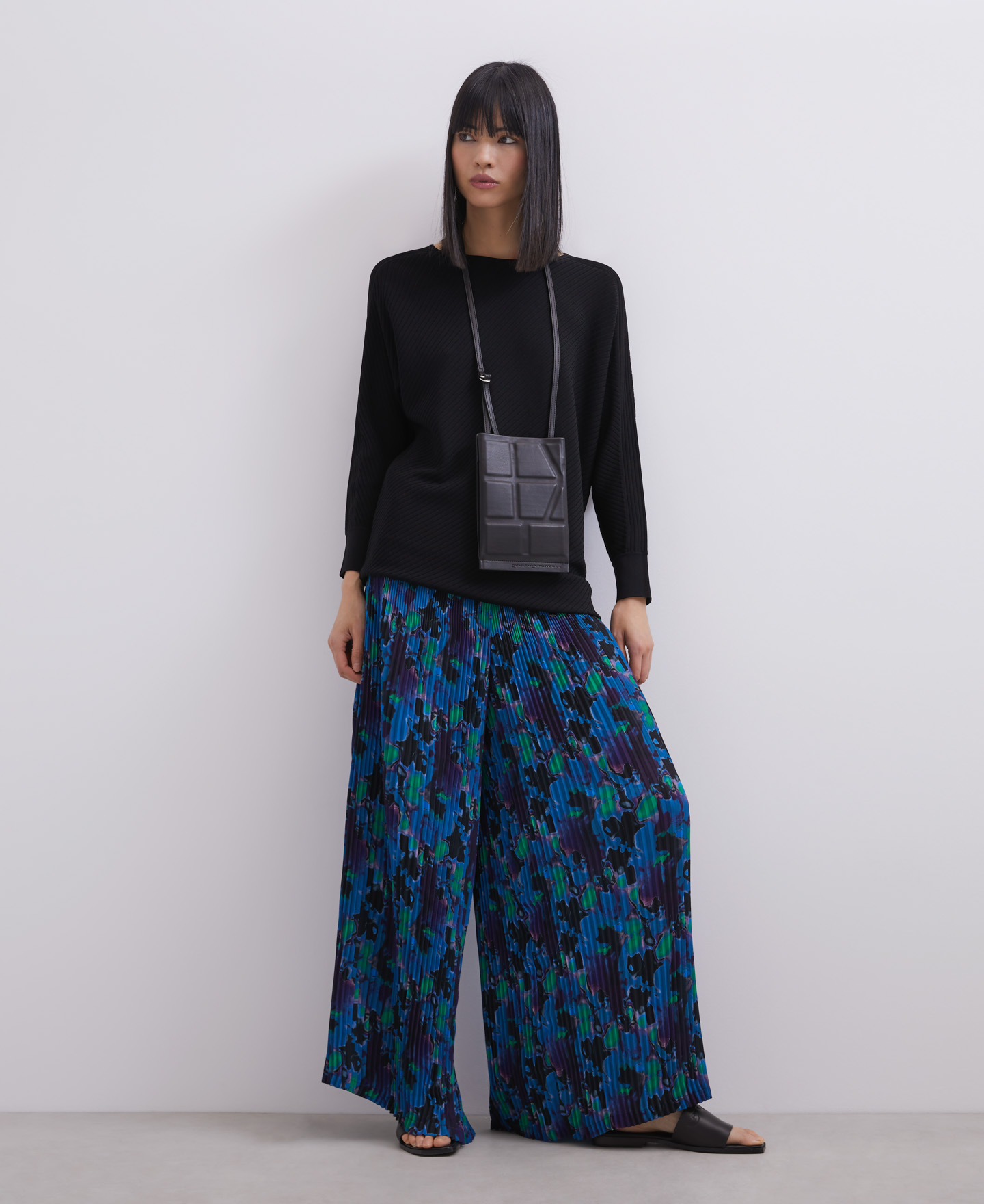 Ribbed knit sweater with bat sleeve image number 3