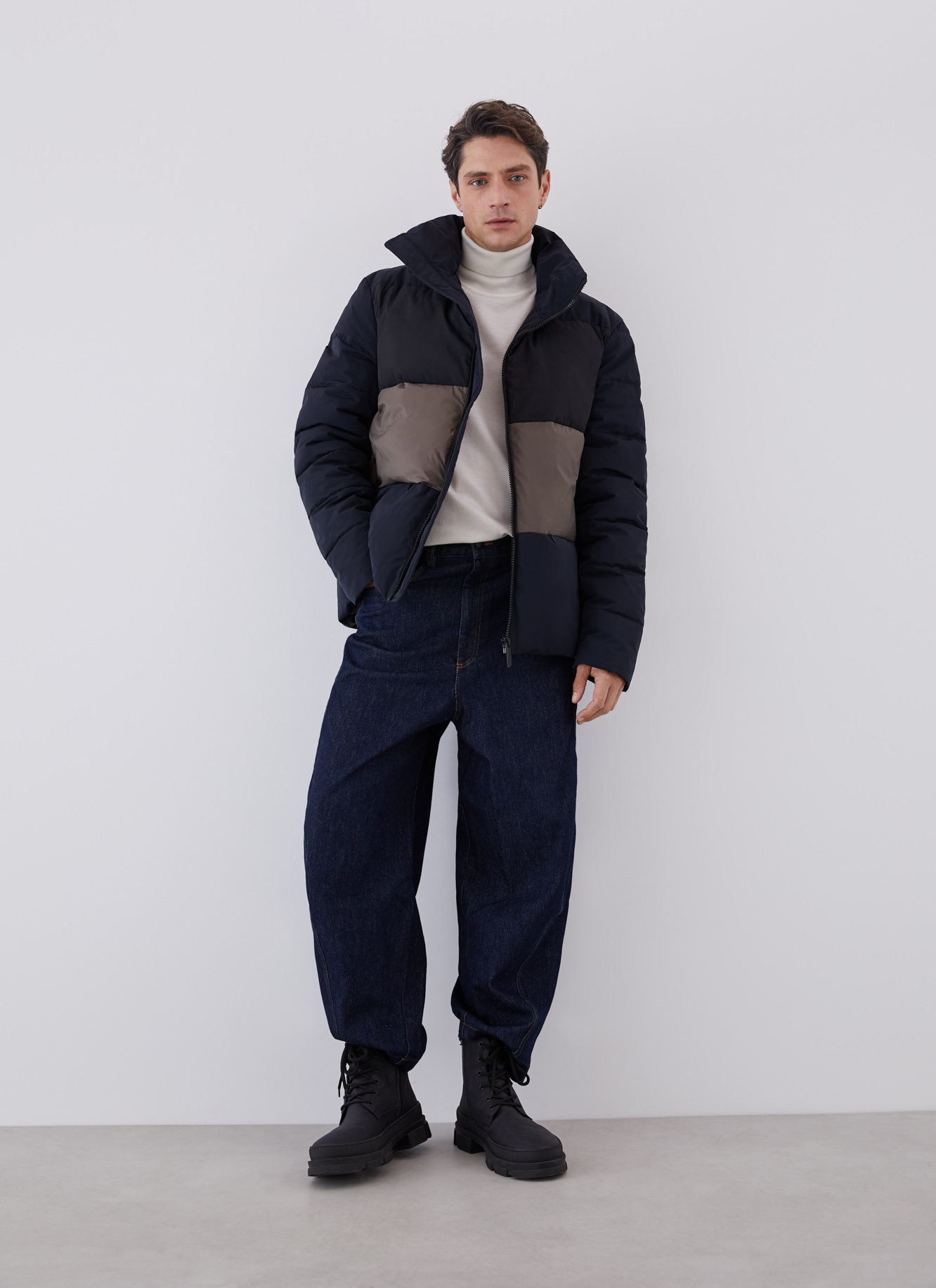 Parka acolchada de nylon tricolor image number 5