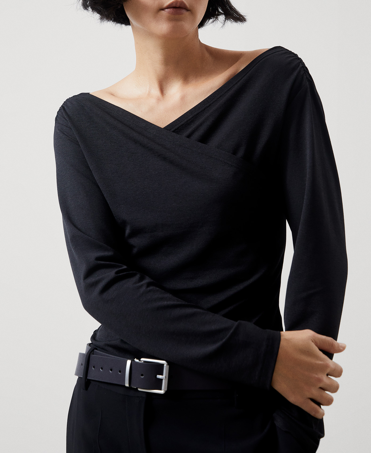 V-surplice neckline t-shirt image number 0