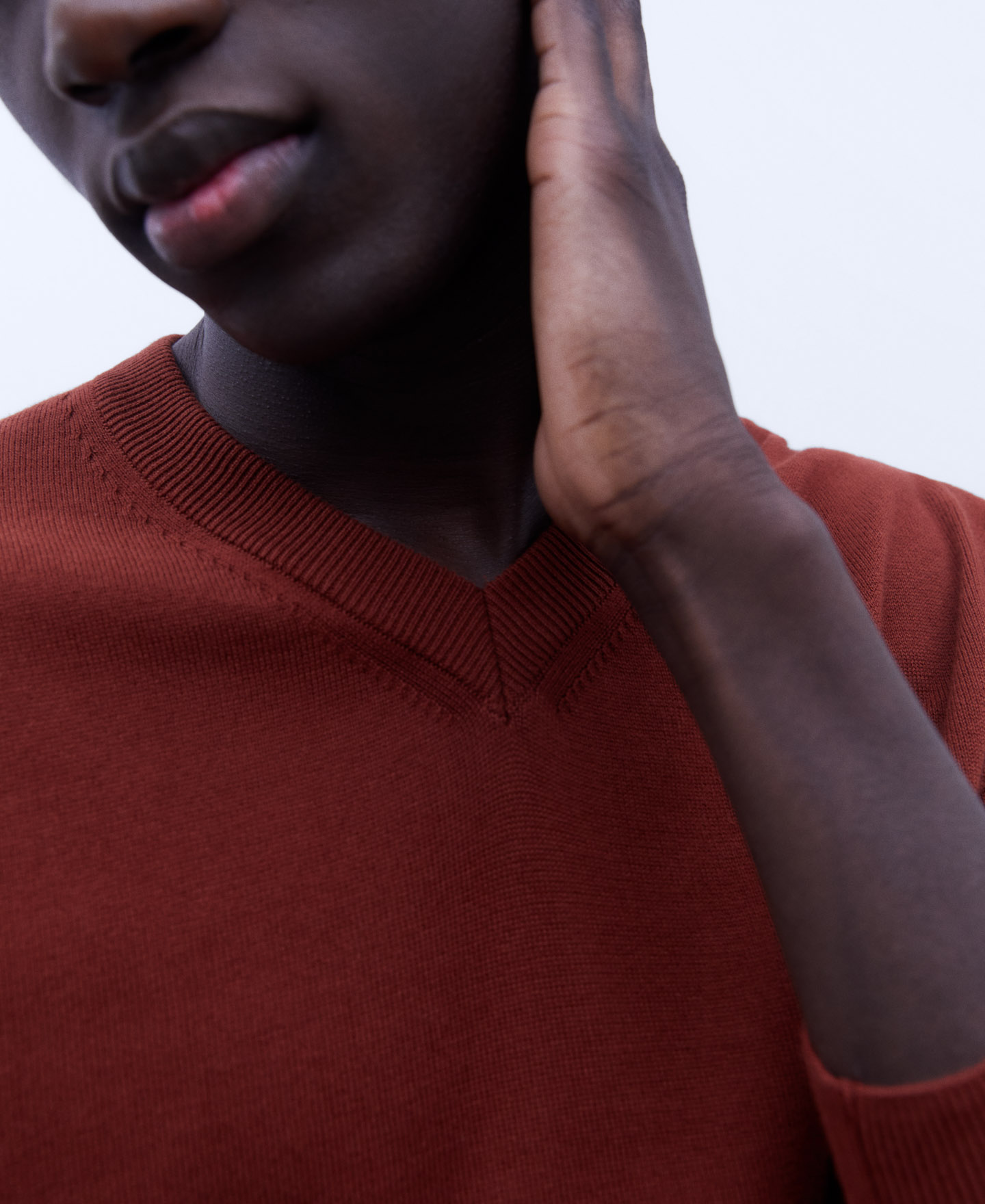 Organic cotton V-neck sweater image number 3