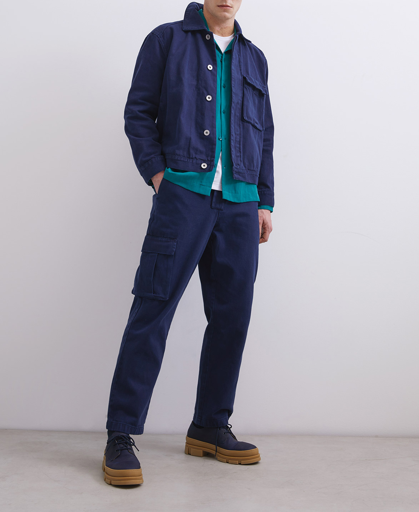 Lyocell and linen bowling collar shirt image number 3