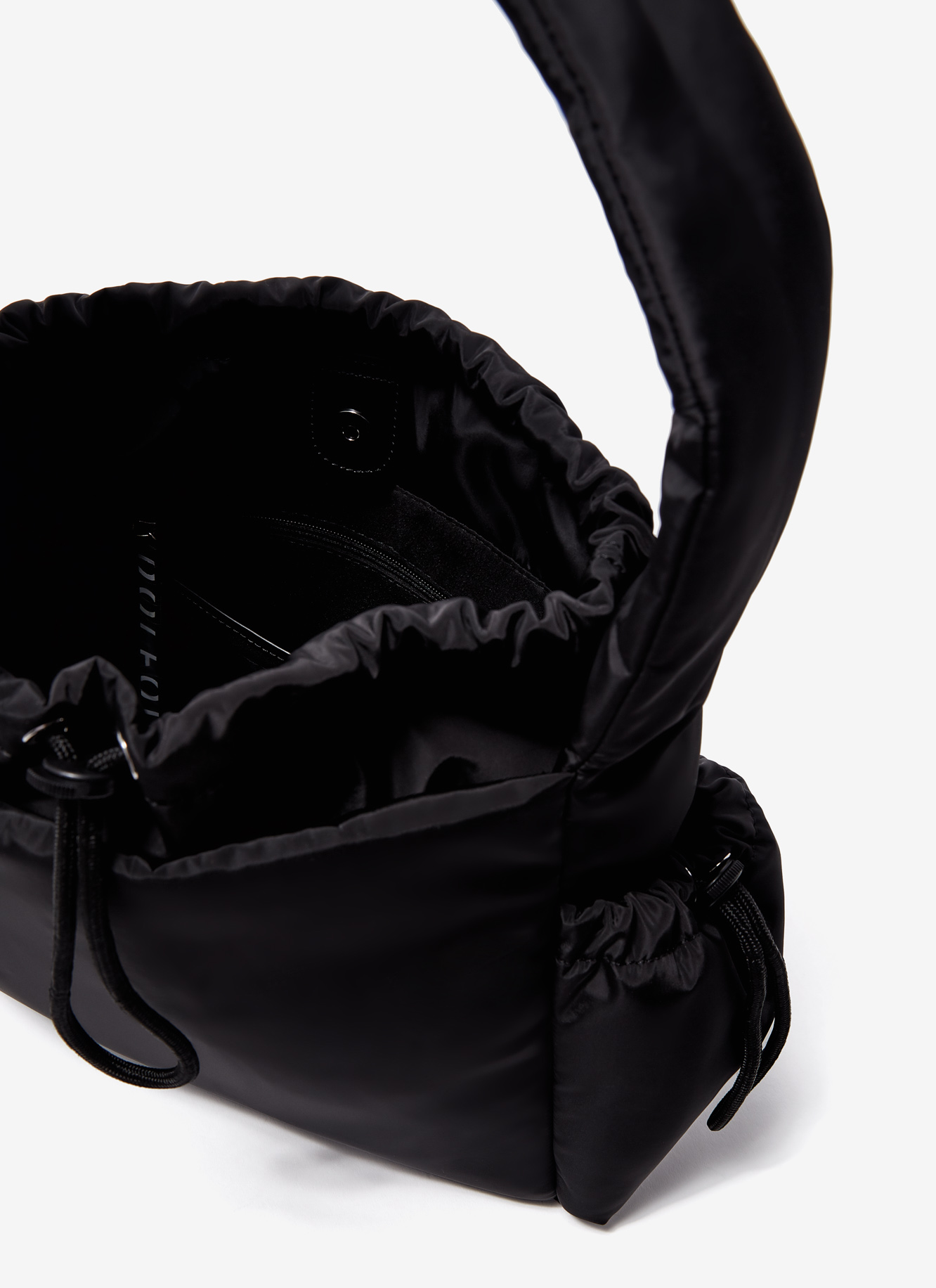 Hobo en nylon con bolsillos laterales image number 2