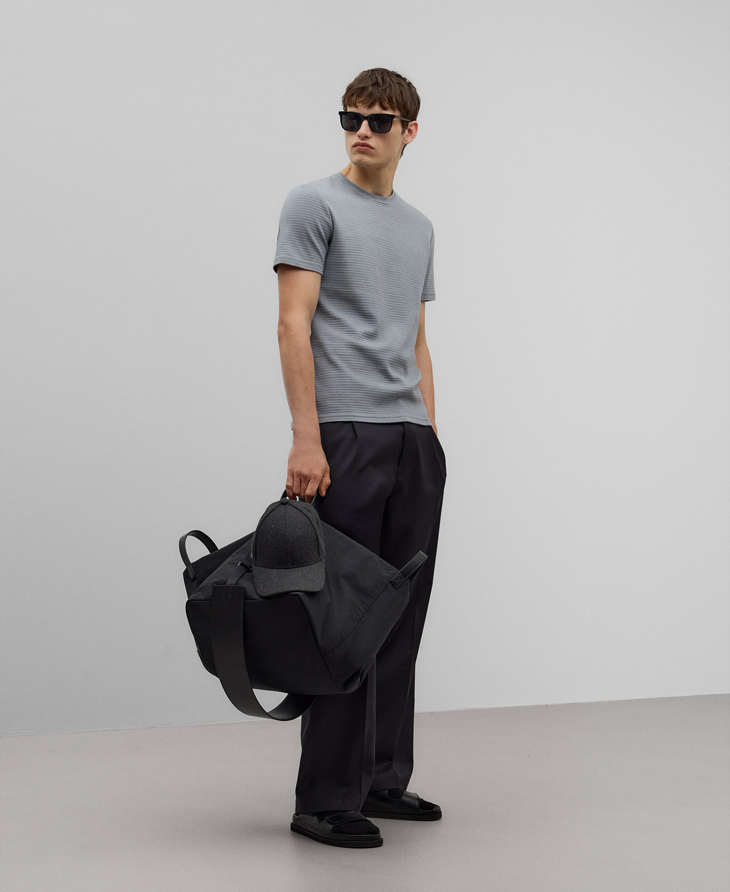 Striped embossed T-shirt man image number 1