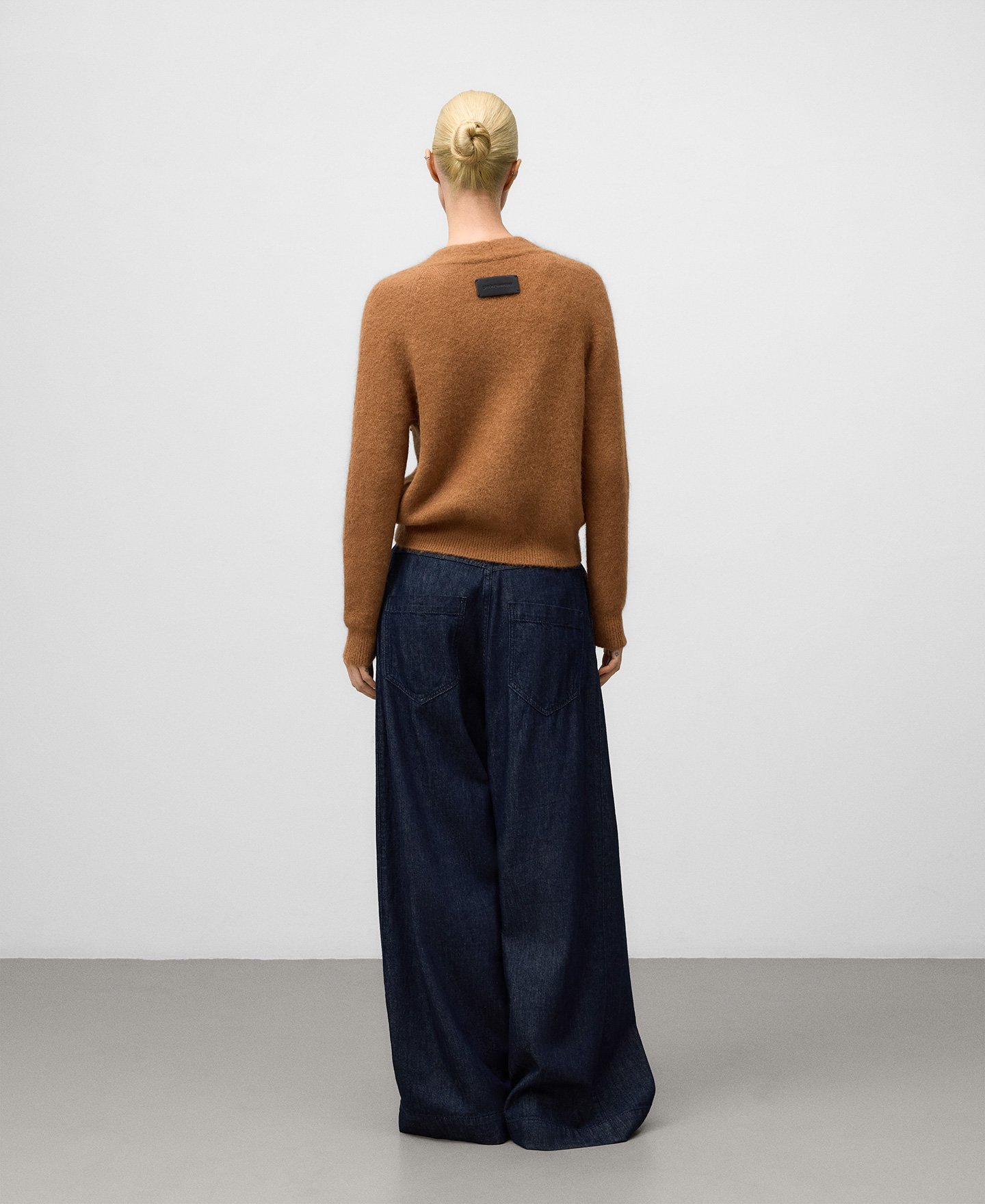 Knit V-neck cardigan woman image number 2