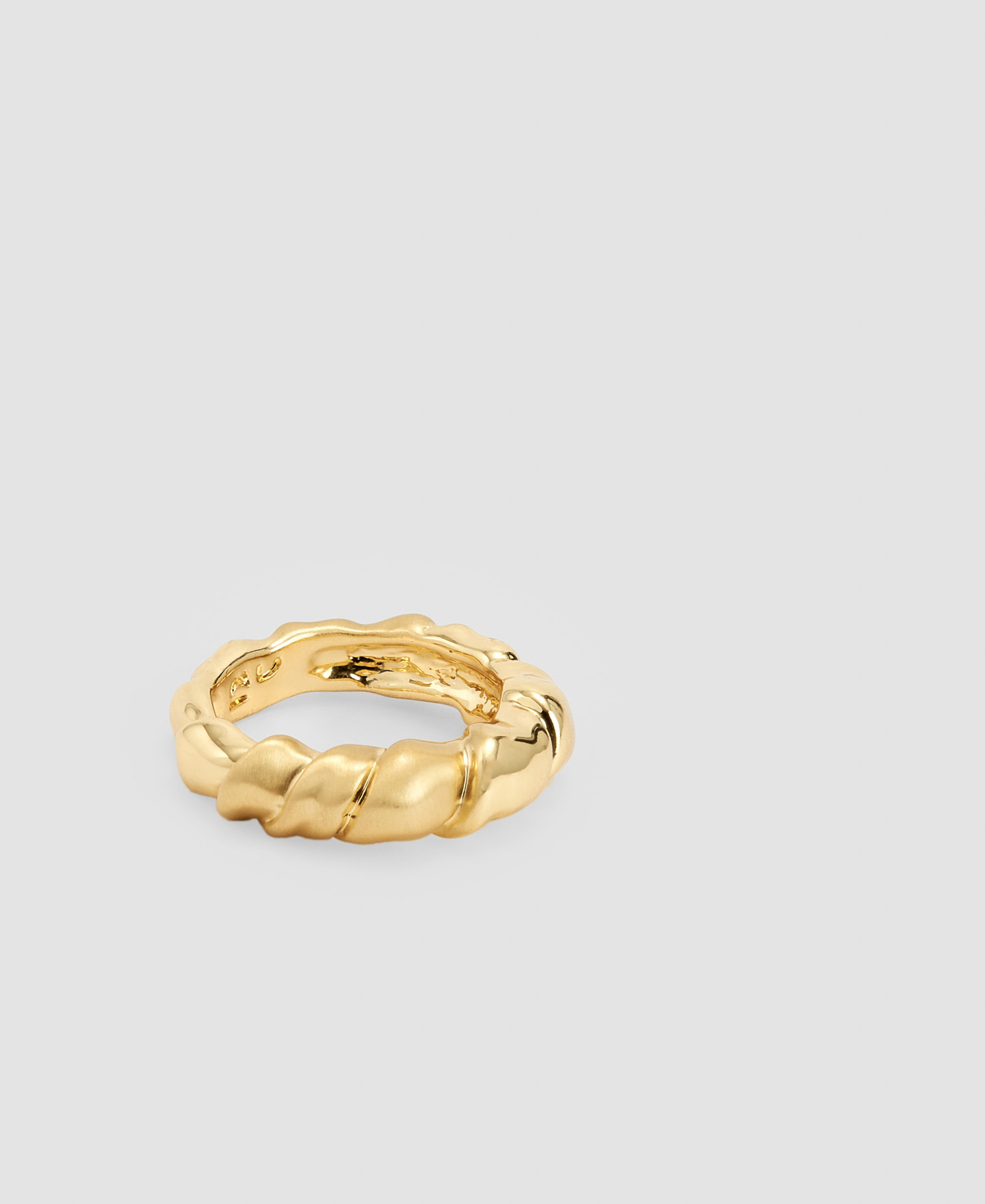 Anillo enroscado en zinc y resina image number 1