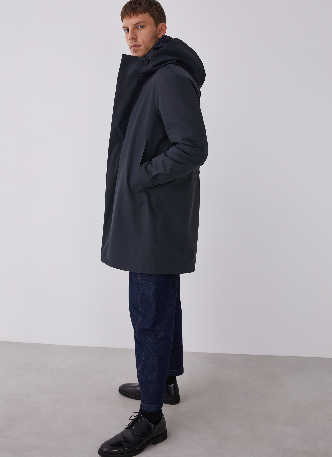Reversible short parka with hood image number 8