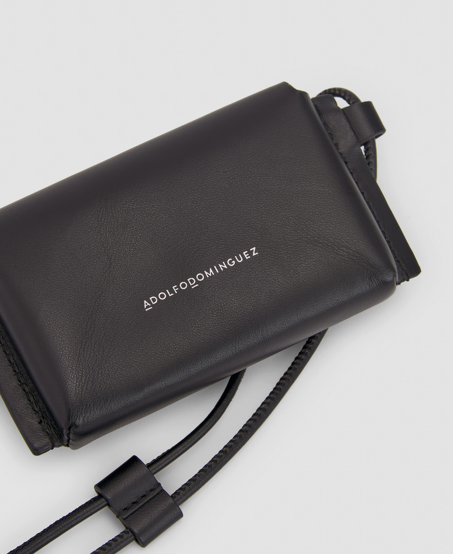 Adjustable vachetta lace-up card holder image number 1