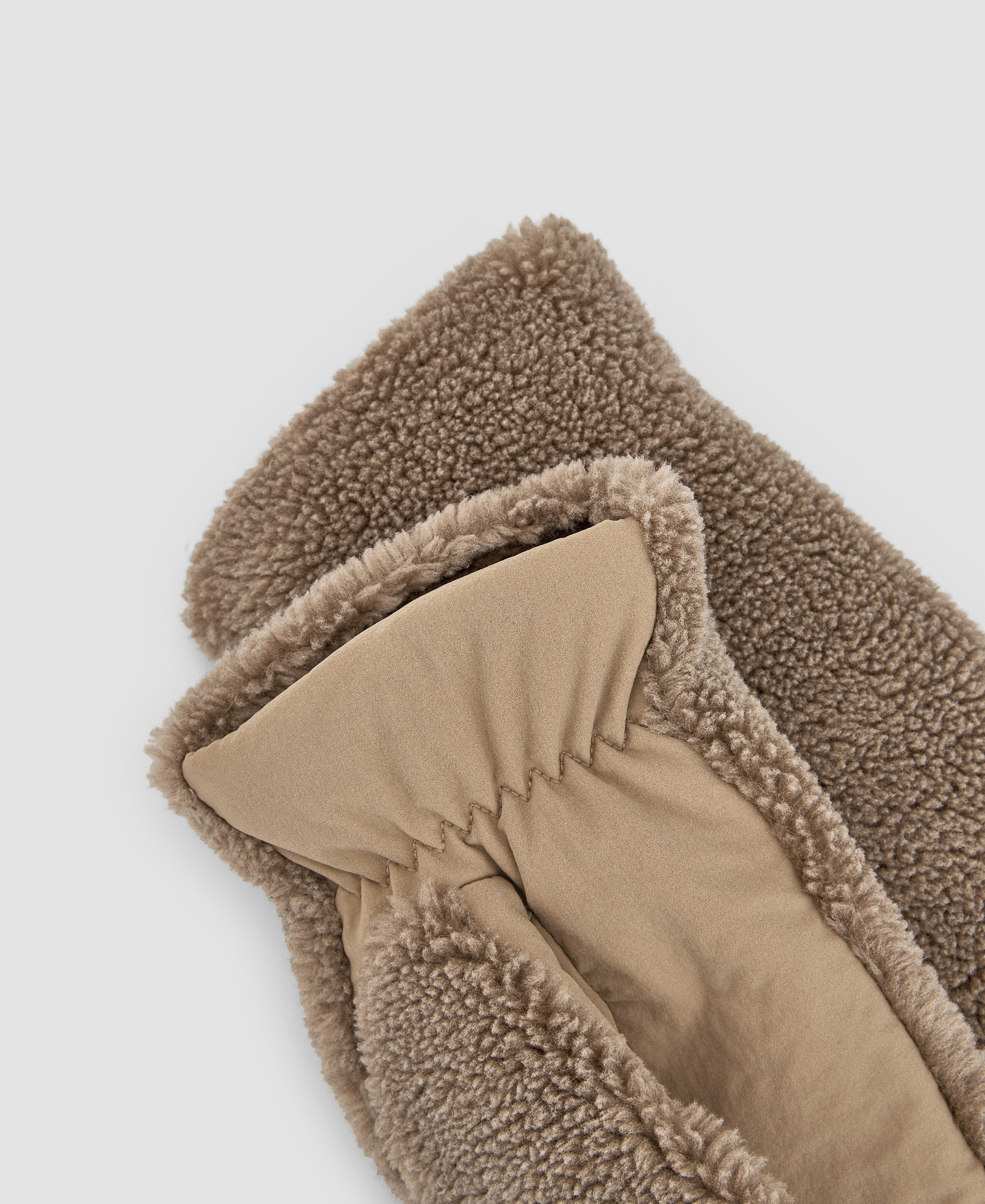 Soft woven mittens image number 1