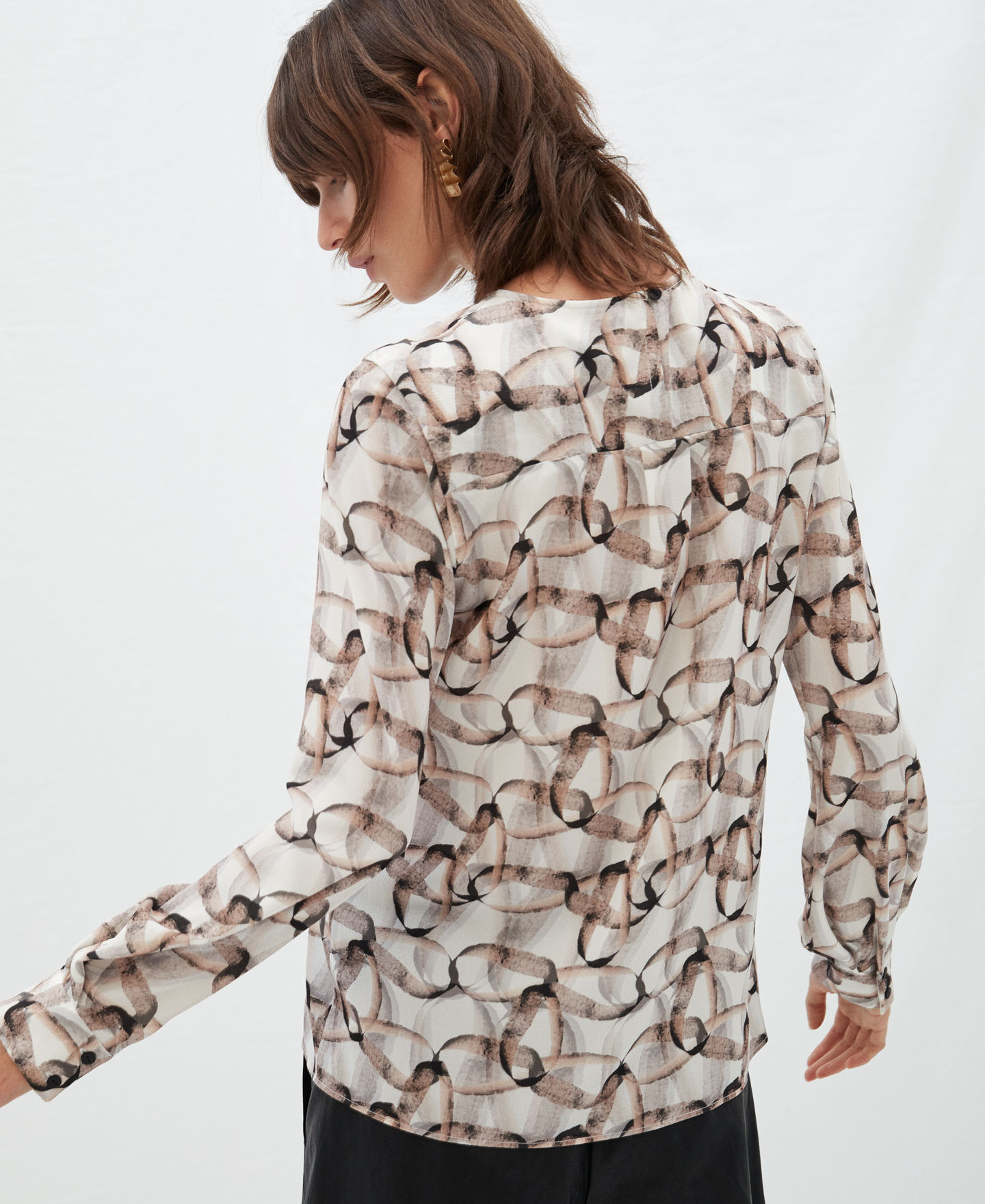 Blusa estampado orgánico cuello redondo image number 2