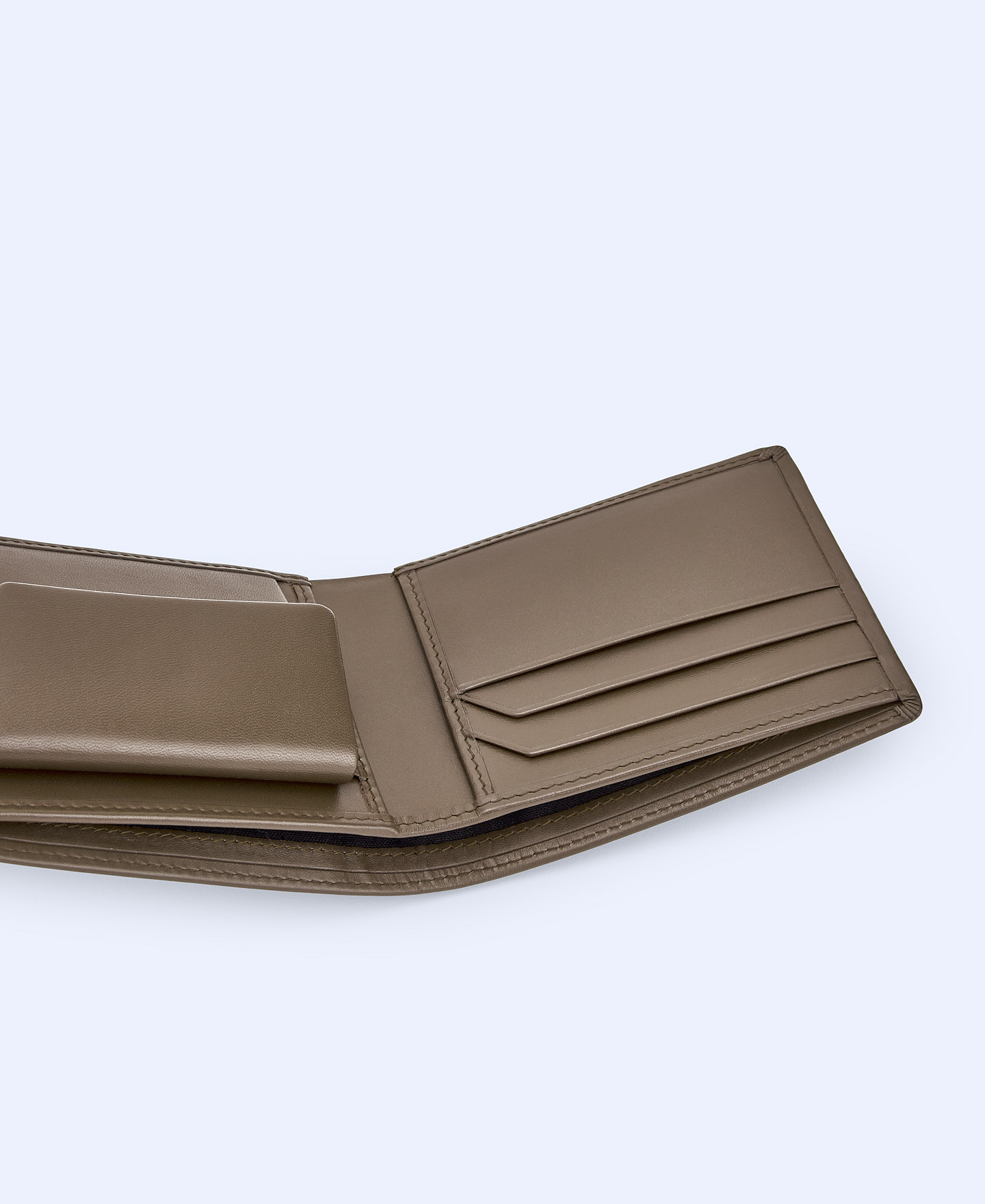 Cartera desplegable en piel responsable image number 2