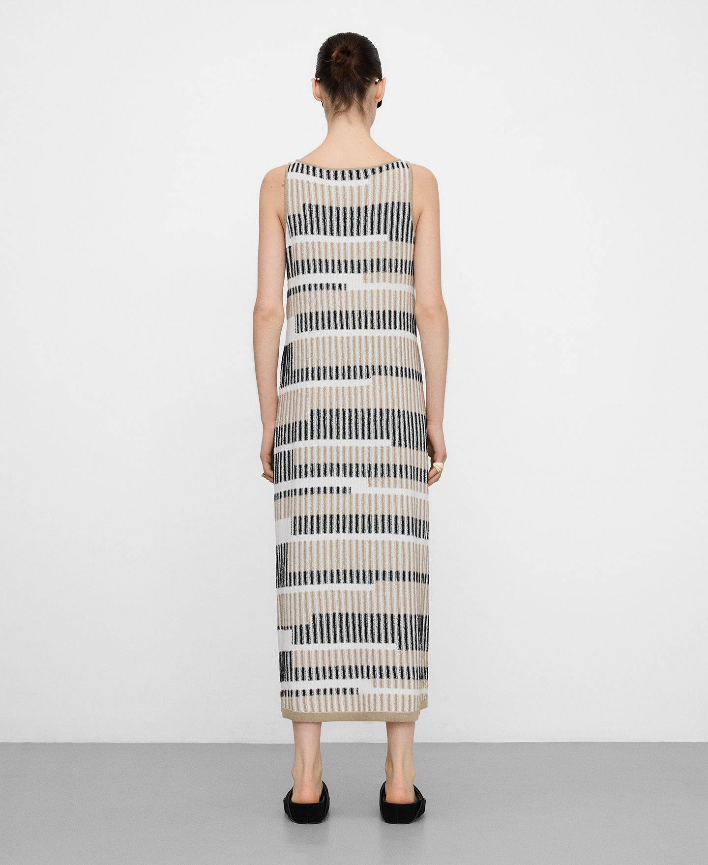 Vestido punto jacquard rayas irregulares image number 2