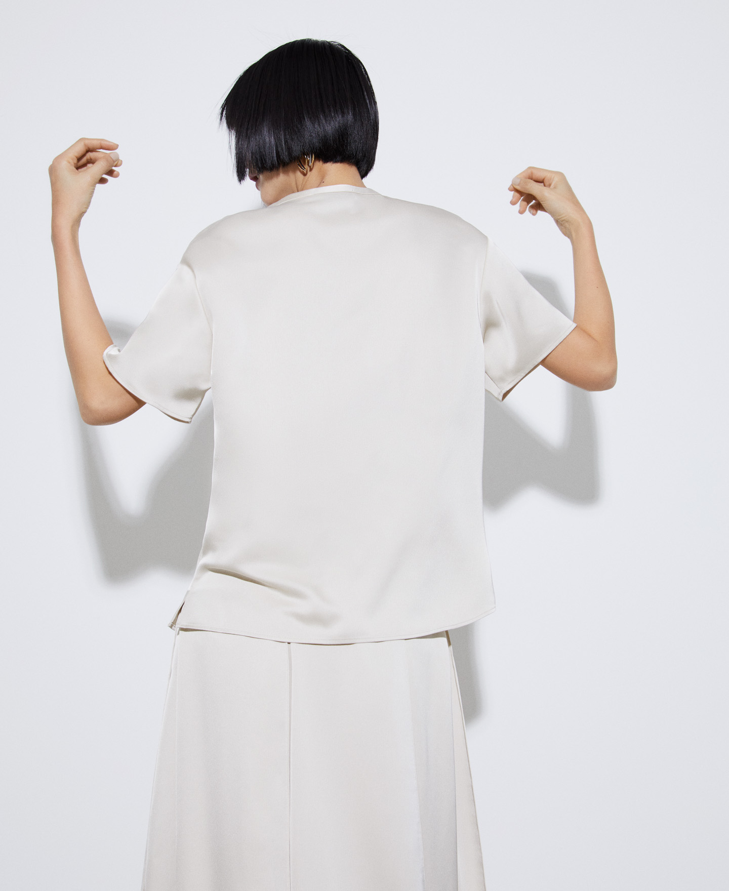 Round neckline viscose t-shirt image number 2