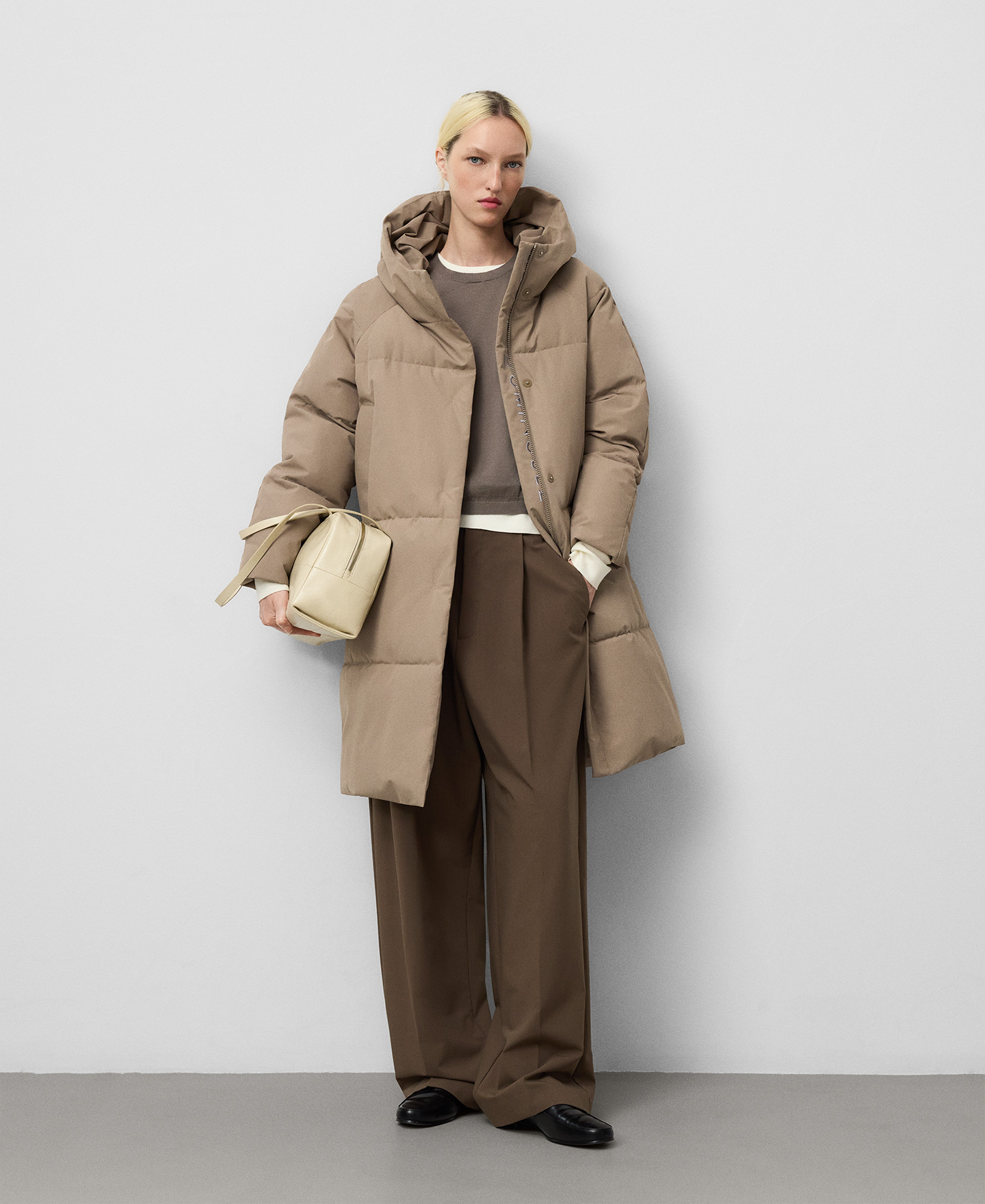 Padded long coat woman image number 1
