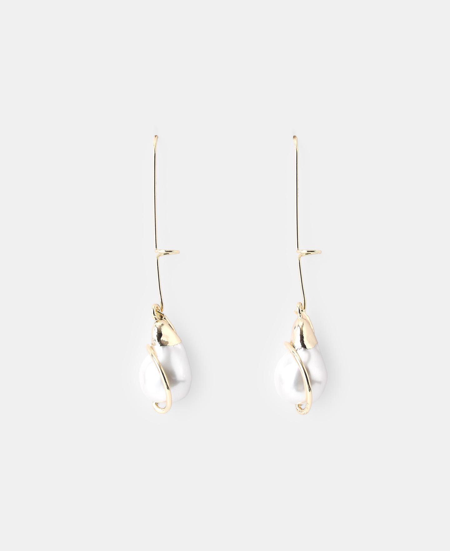 Synthetic pearl earrings image number 0