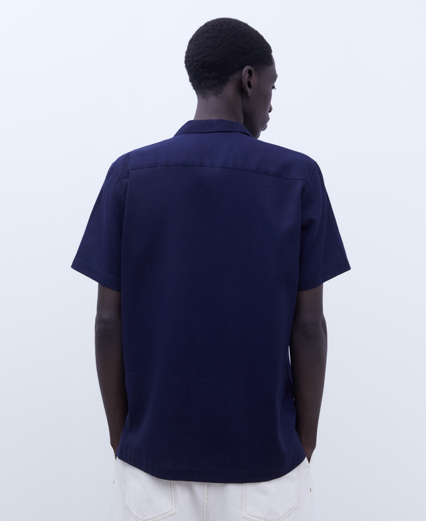 Camisa manga corta cuello bowling image number 2