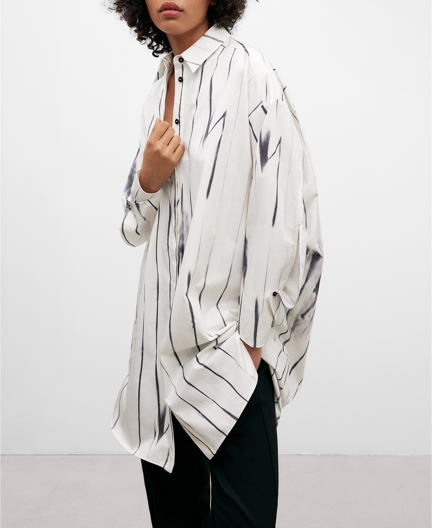 Printed long cotton shirt for women image number 0
