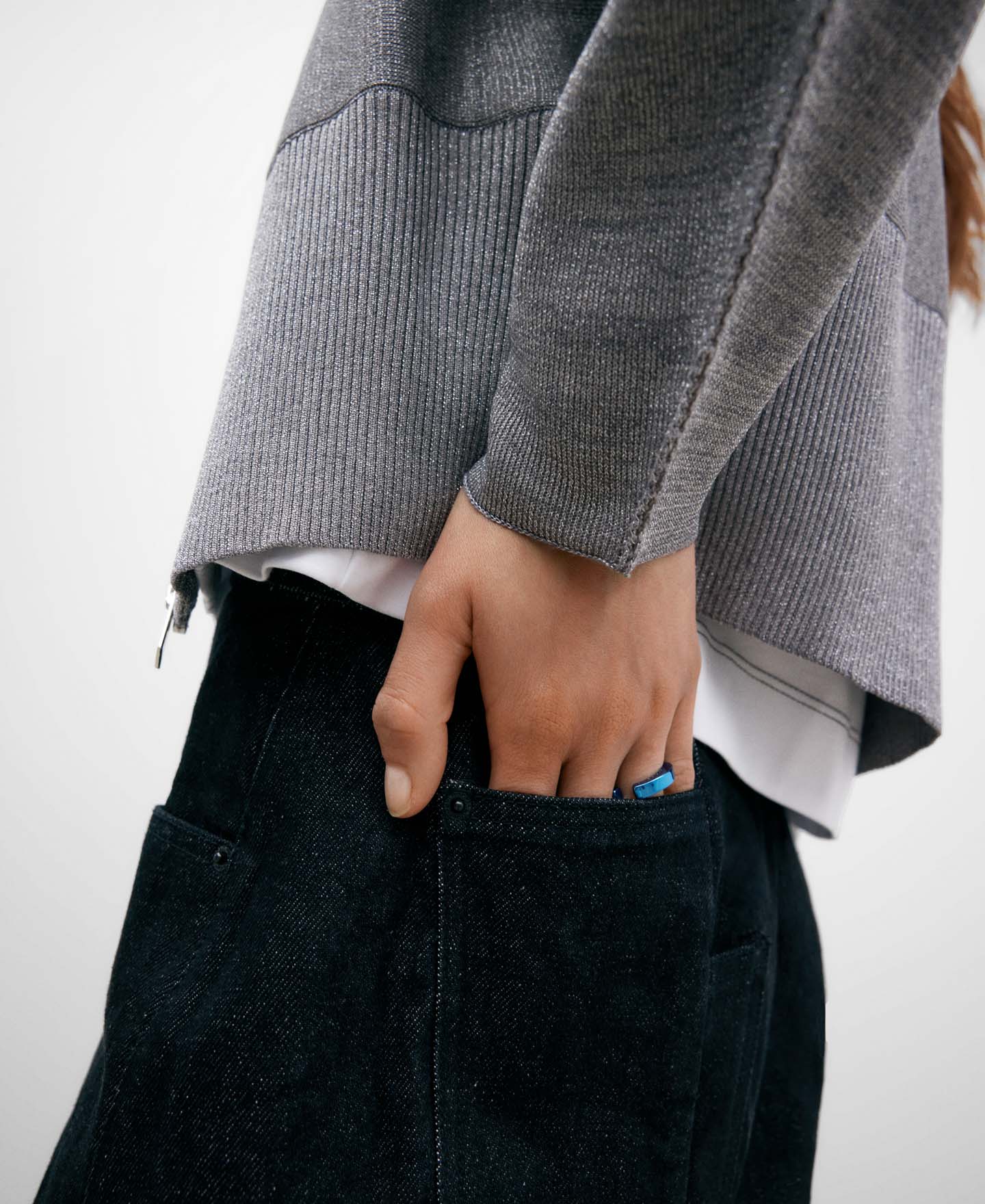 Women's knitted bomber jacket image number 3