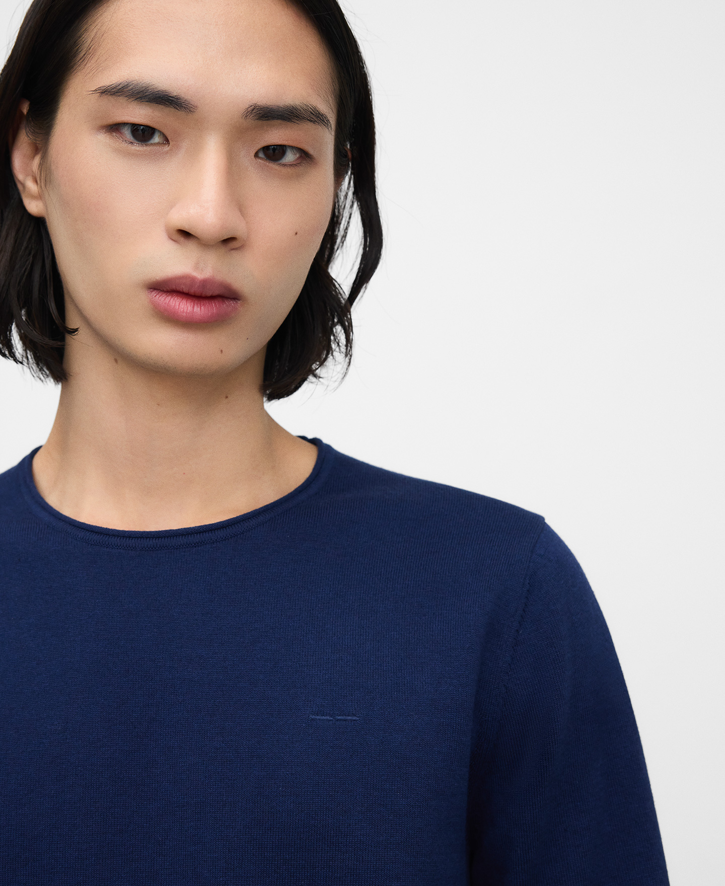 Pull &agrave; col roul&eacute; en coton biologique image number 3