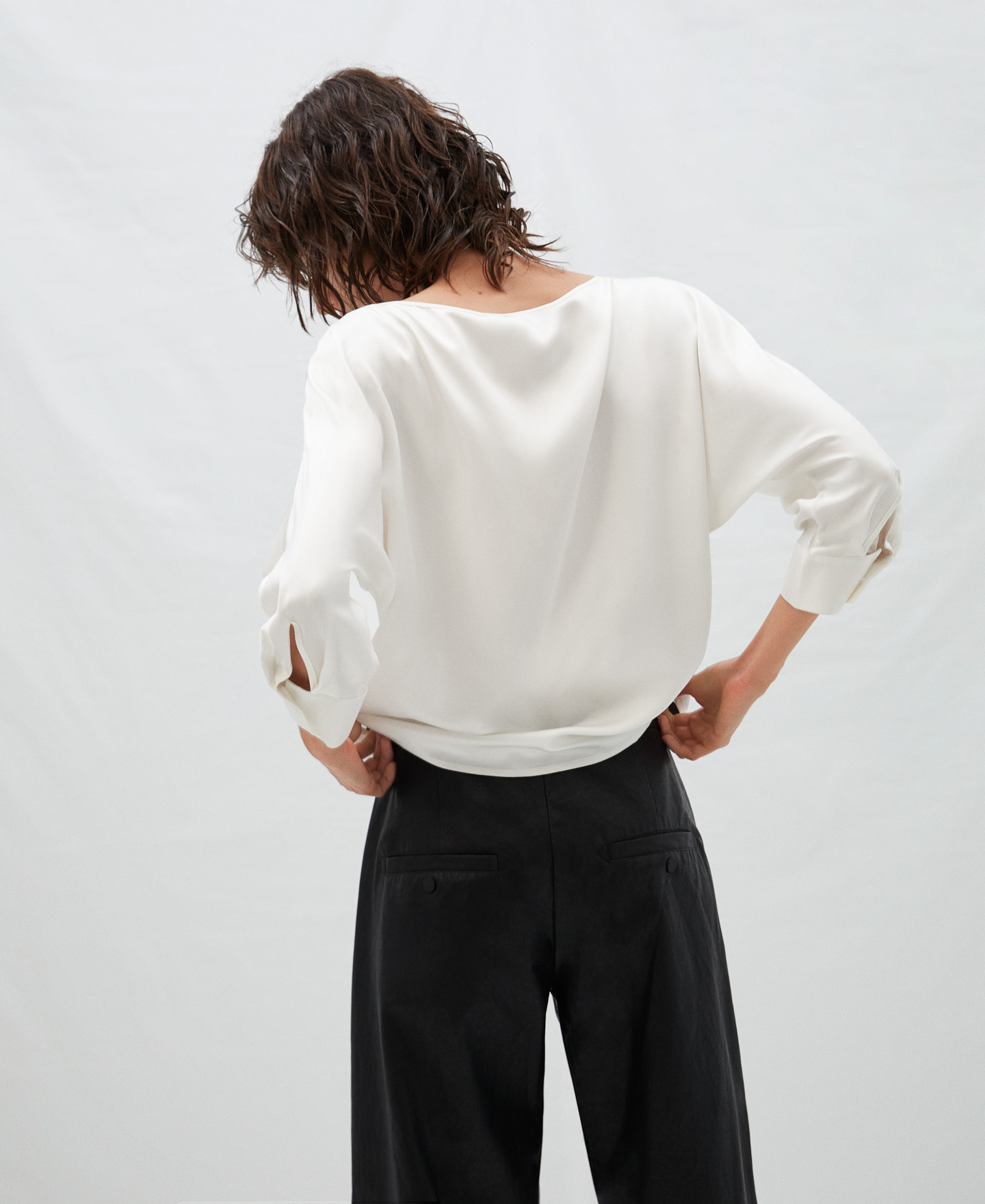 T-shirt with boat neckline in viscose image number 2