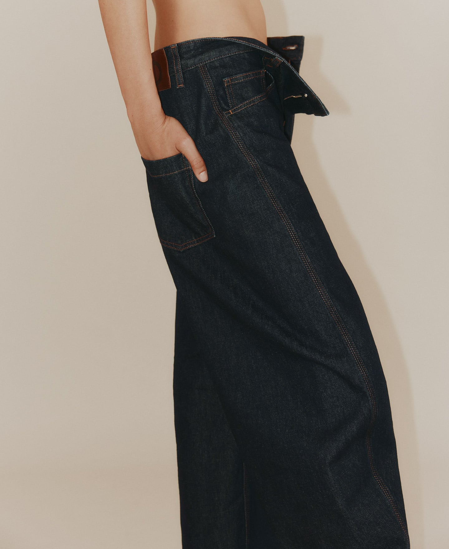 Pantal&oacute;n barrel fit denim algod&oacute;n image number 2