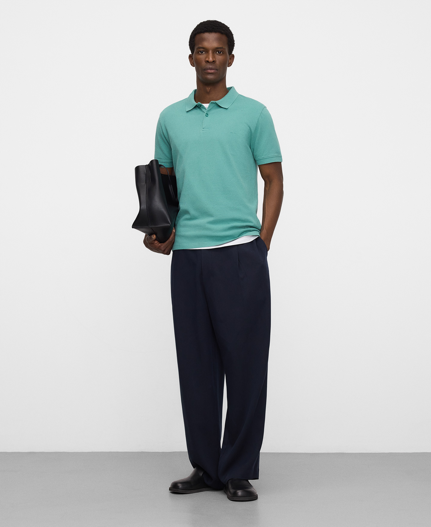 Polo regular fit piqu&eacute; algod&oacute;n org&aacute;nico image number 1