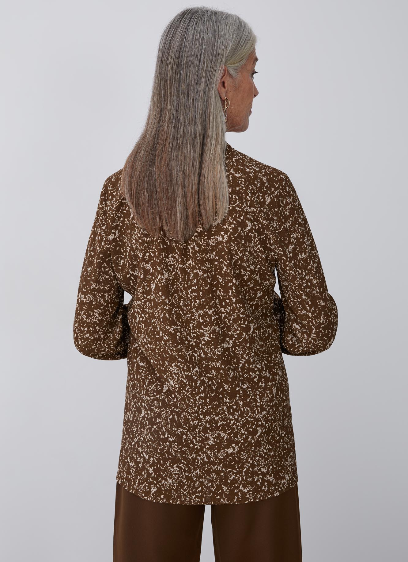 Camisa estampada con escote caja image number 1