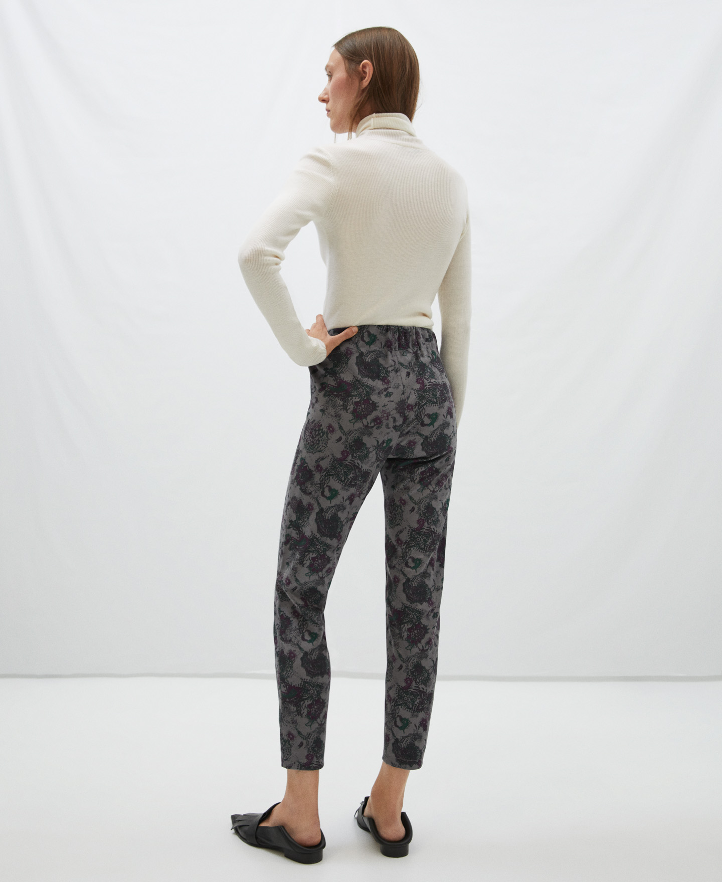 Printed legging in faux suede image number 2