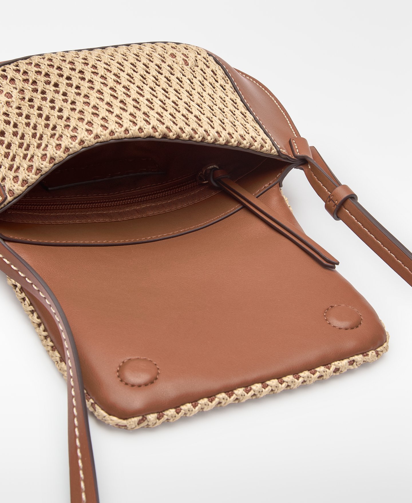 Mini-Umh&auml;ngetasche Dorna mit Raffia-Struktur image number 2