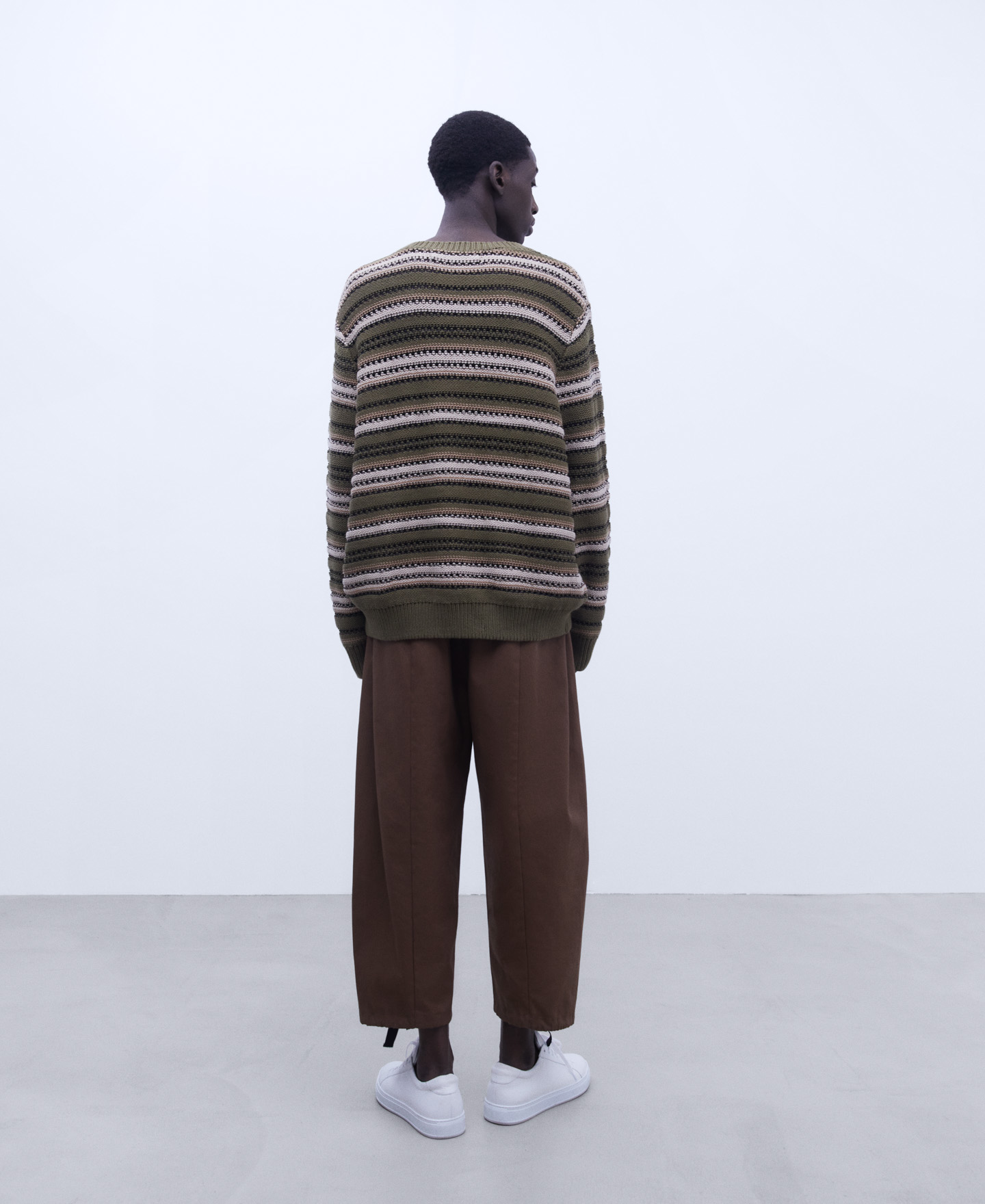 Striped structure crew neck sweater image number 2
