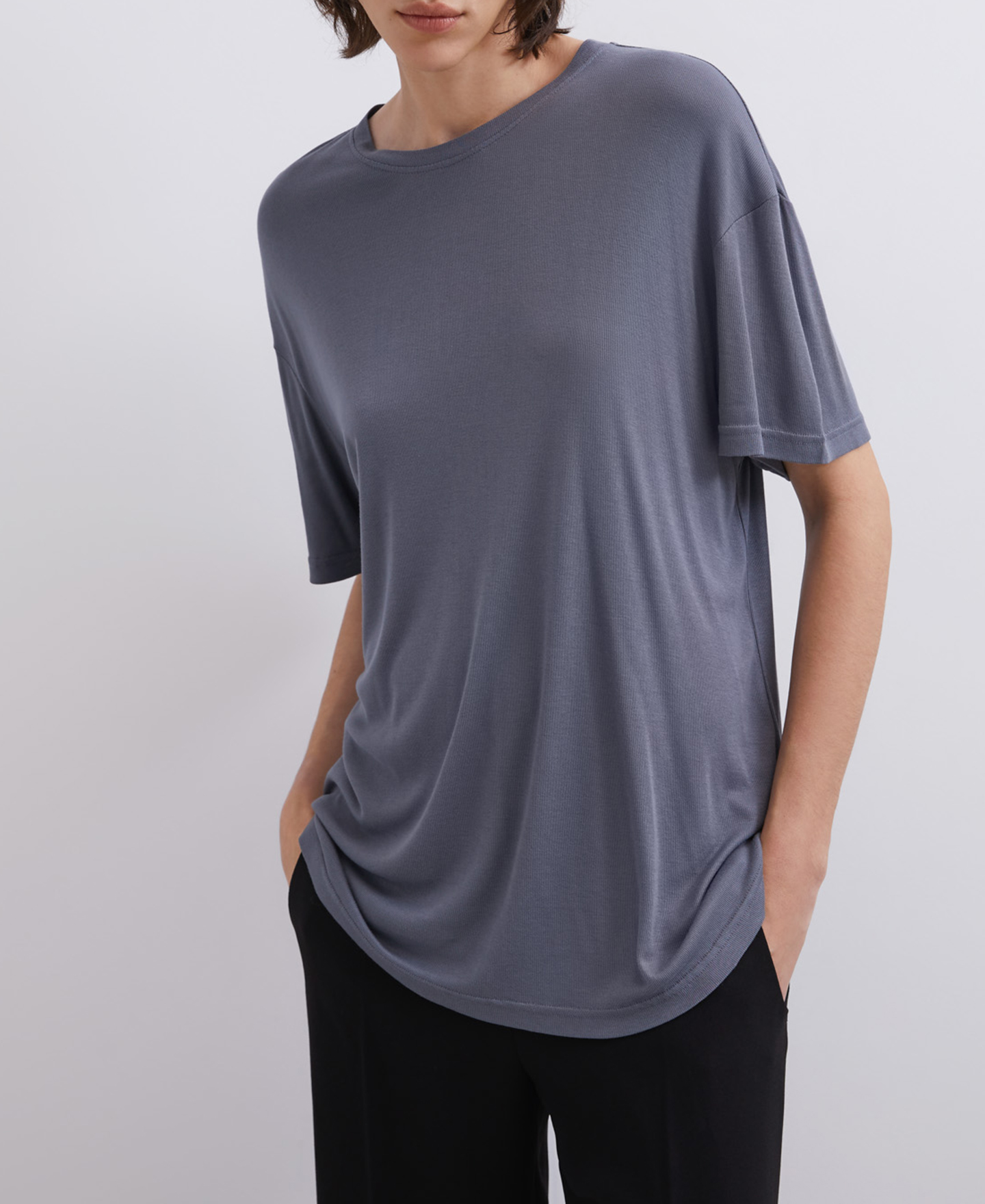 Camiseta oversized escote caja viscosa image number 0