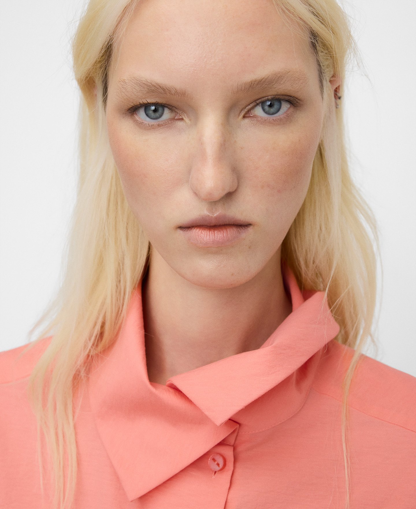 Asymmetric spread collar shirt image number 3