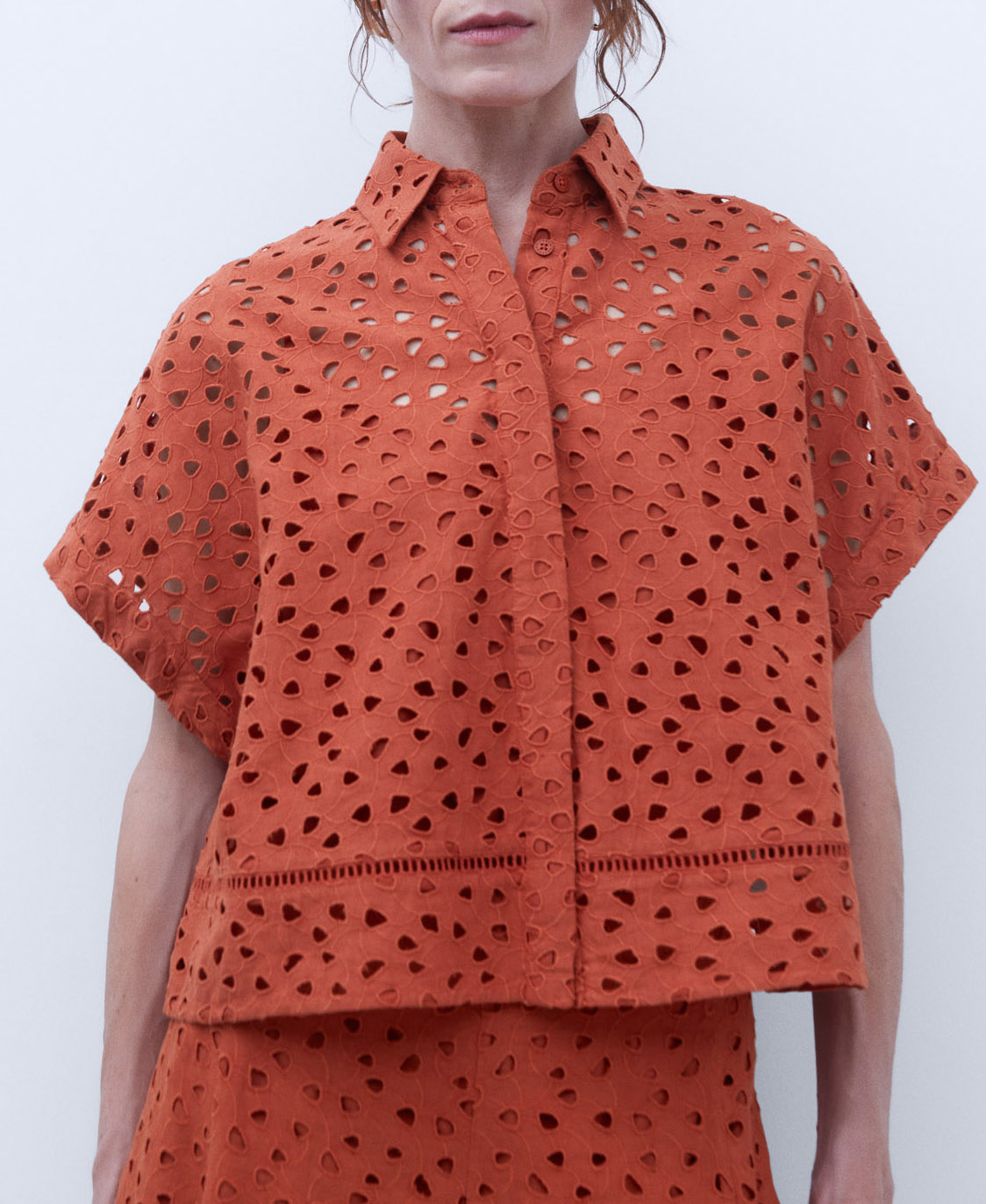 European linen square line shirt image number 0