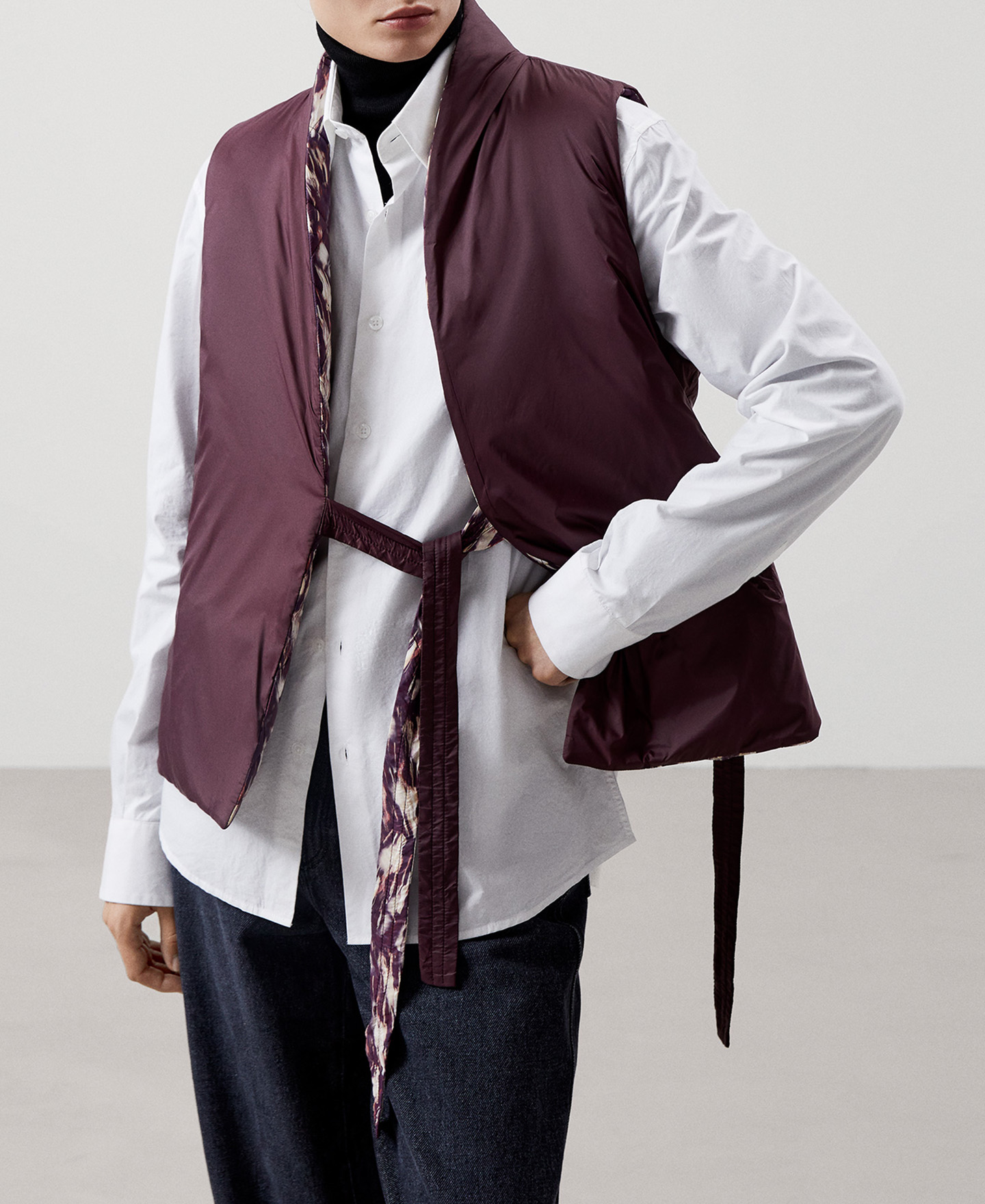 Recycled nylon short waistcoat image number 0
