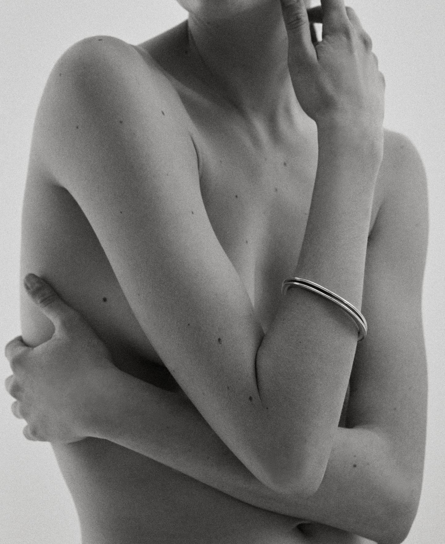 Golden zinc bracelets image number 3