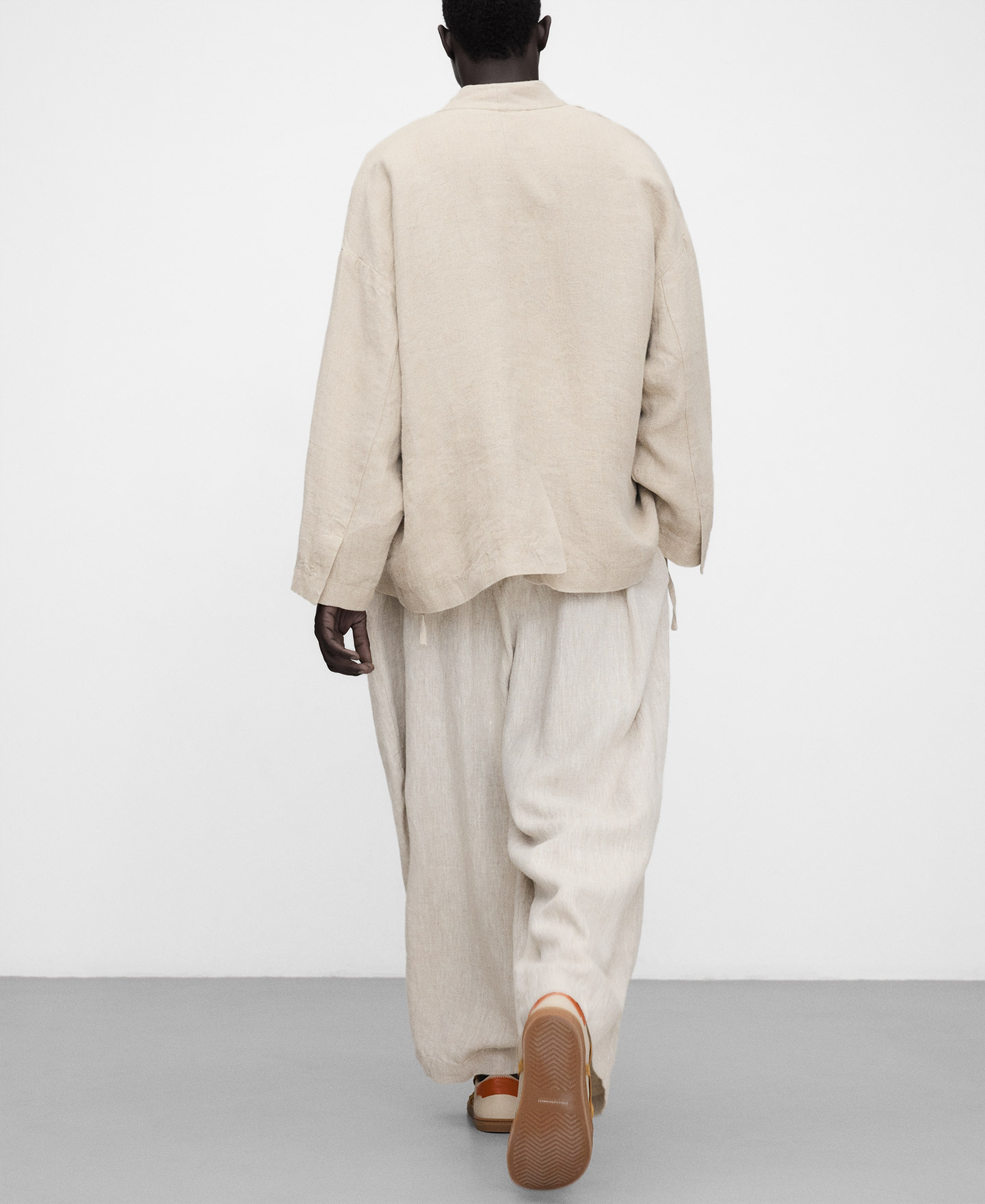 Linen cross-over pleated trousers image number 2
