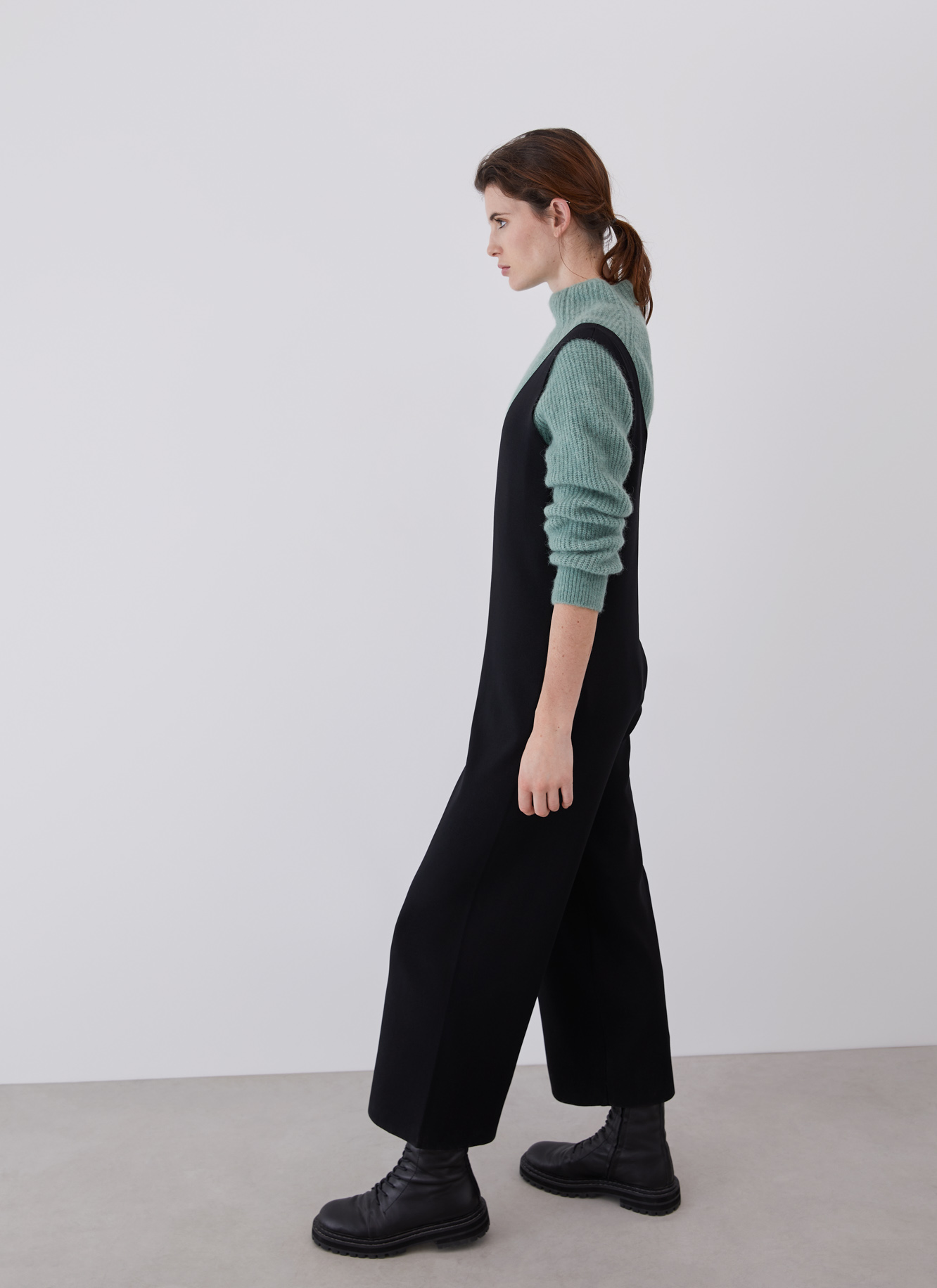 Thick-stretch knit jumpsuit image number 3