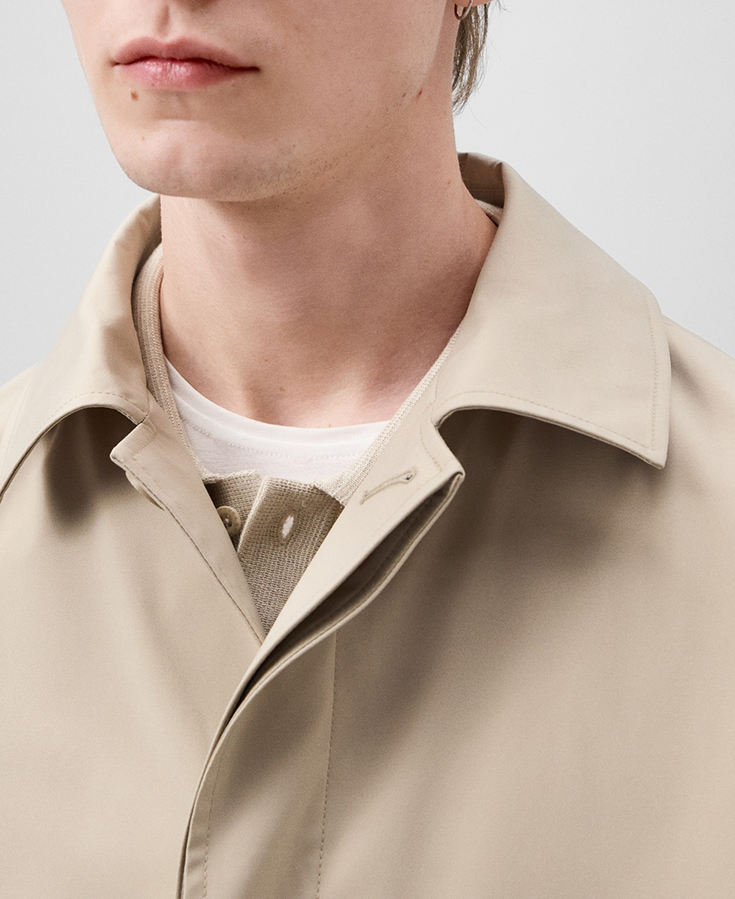 Concealed button-down trench coat man image number 3