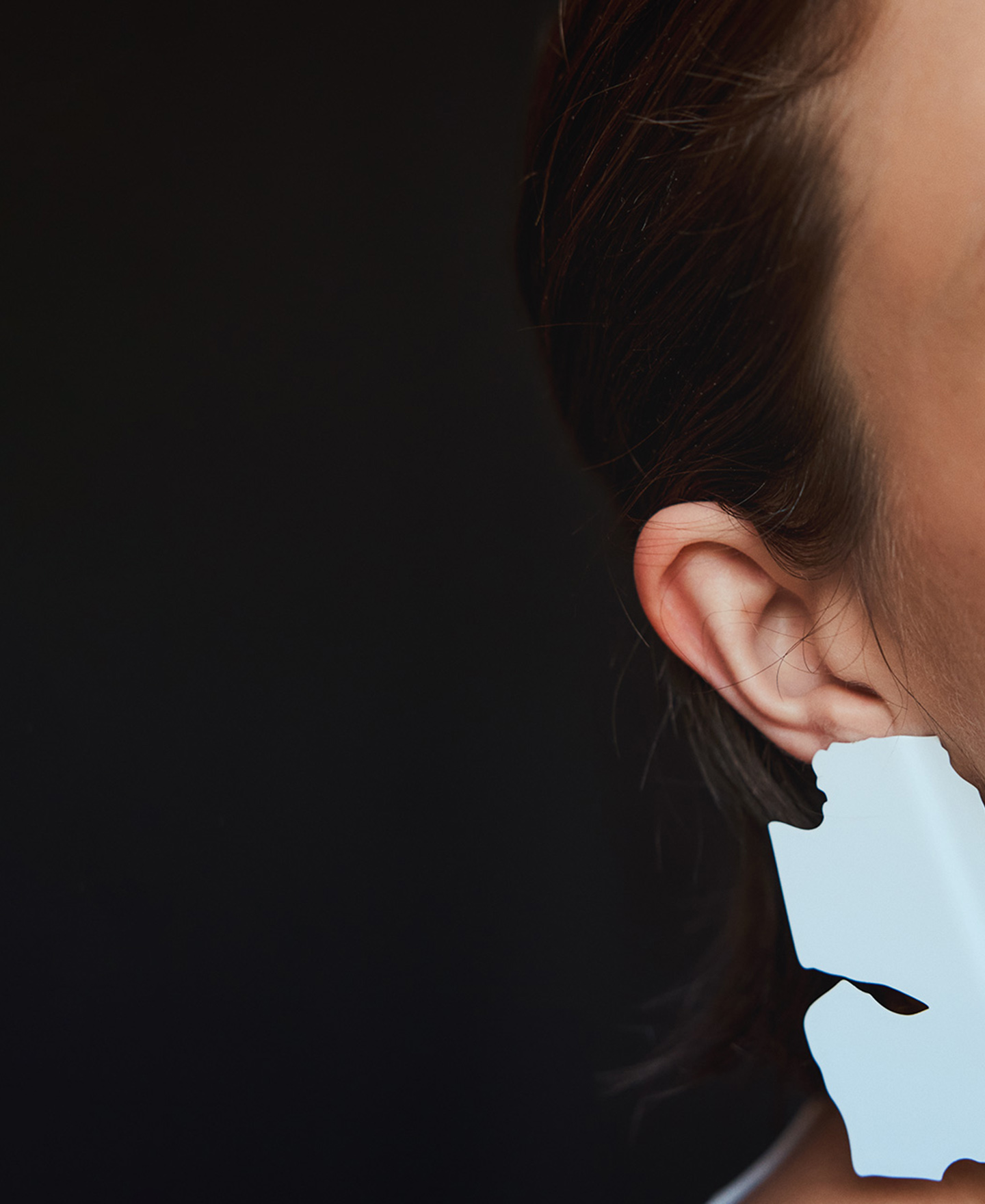 Lacquered metal plate earrings woman image number 4