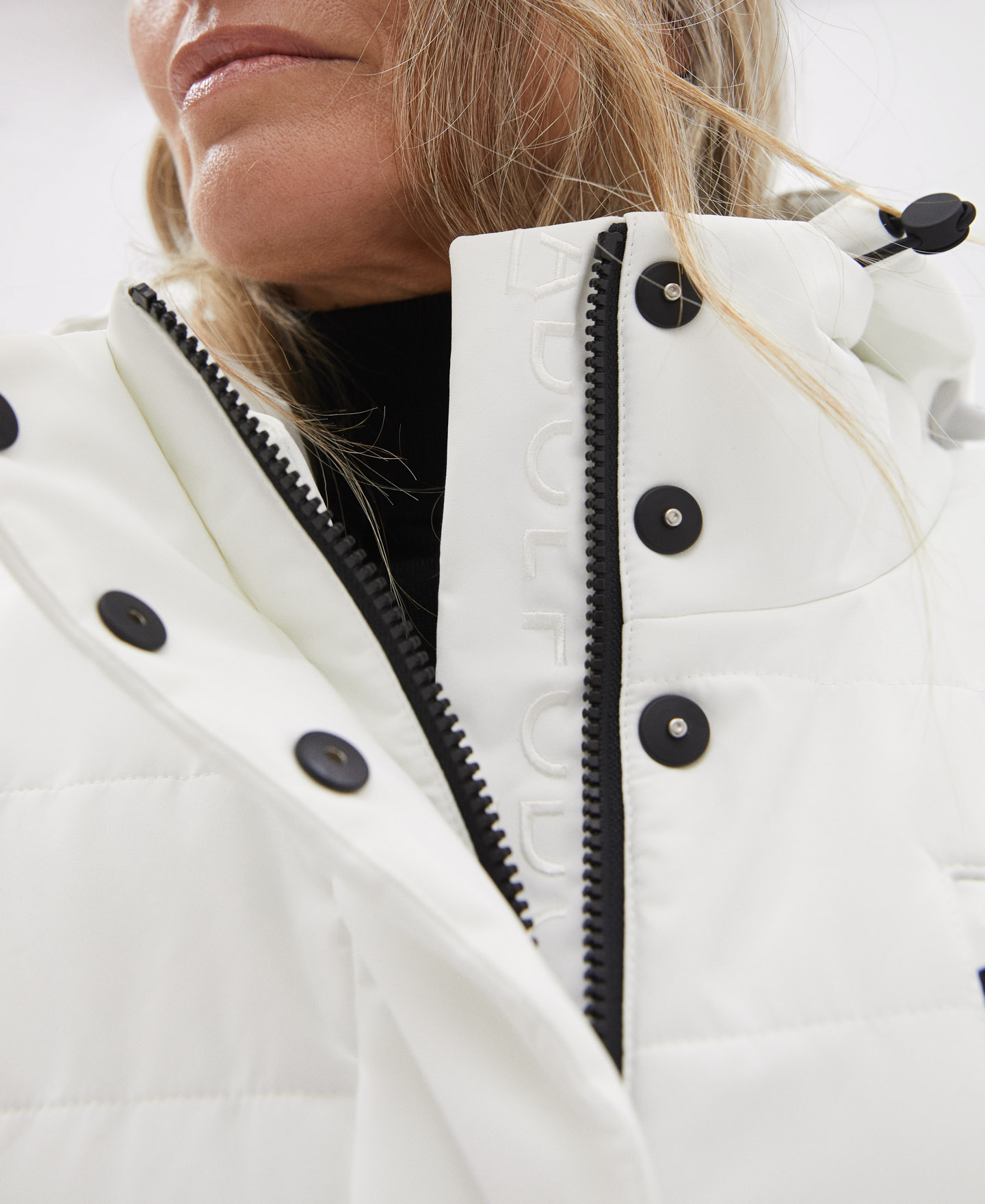 Padded jacket with hood image number 3
