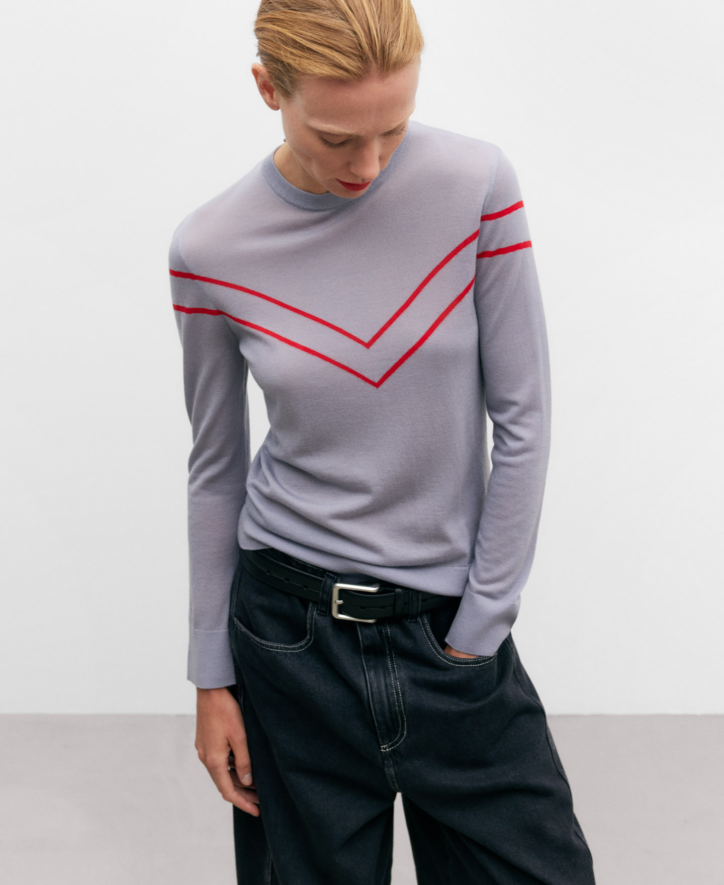 Merino wool two-tone intarsia sweater image number 0