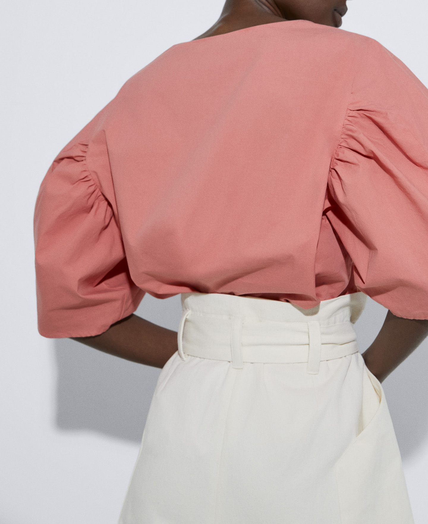 Puffed sleeve blouse in cotton image number 2