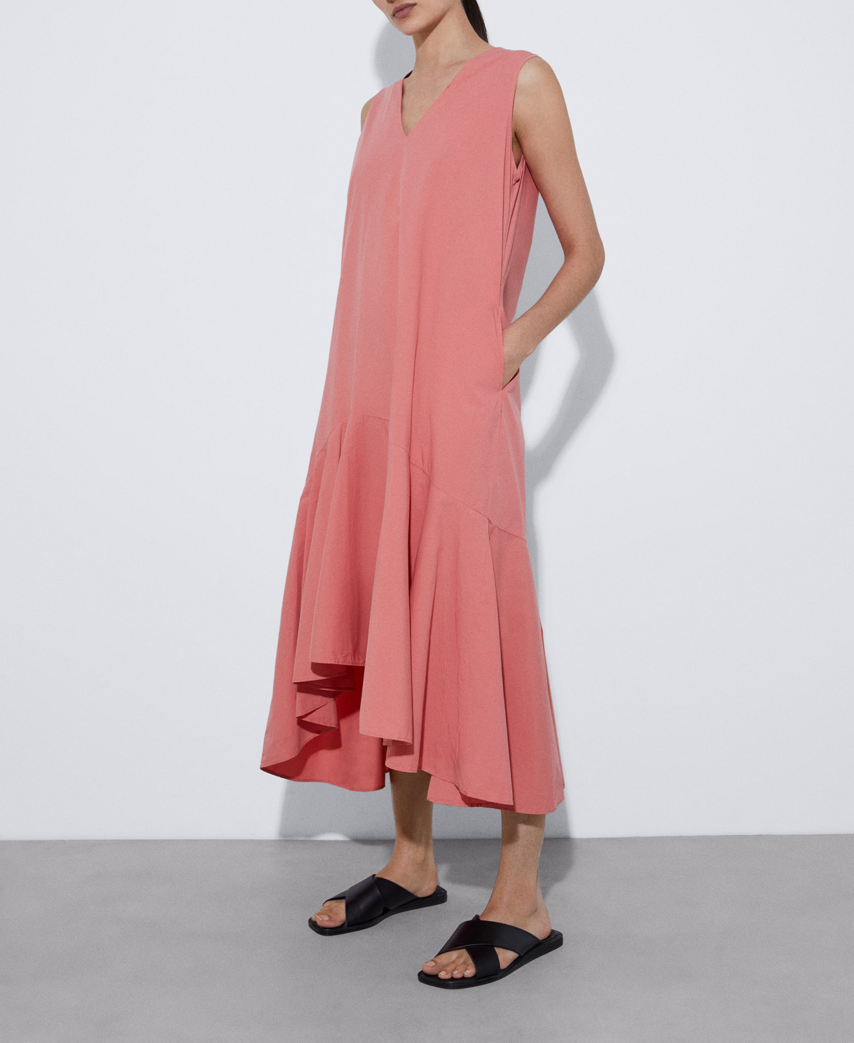 Vestido escote pico algodón responsable image number 1