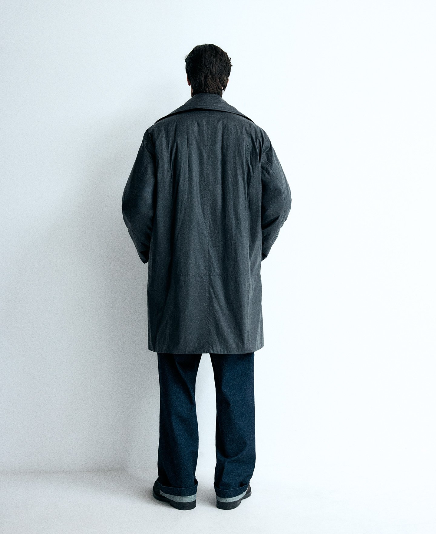 Gabardina oversize para homem image number 2