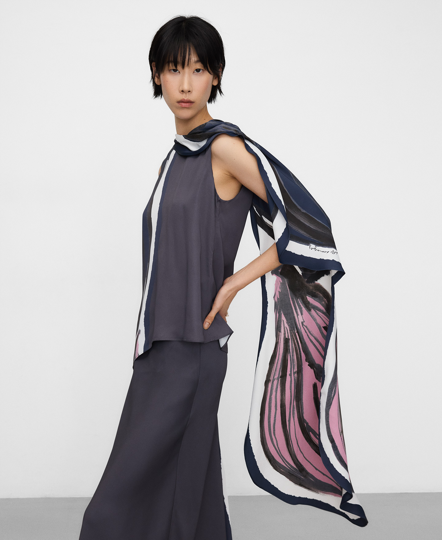 Printed top with a scarf neck image number 0