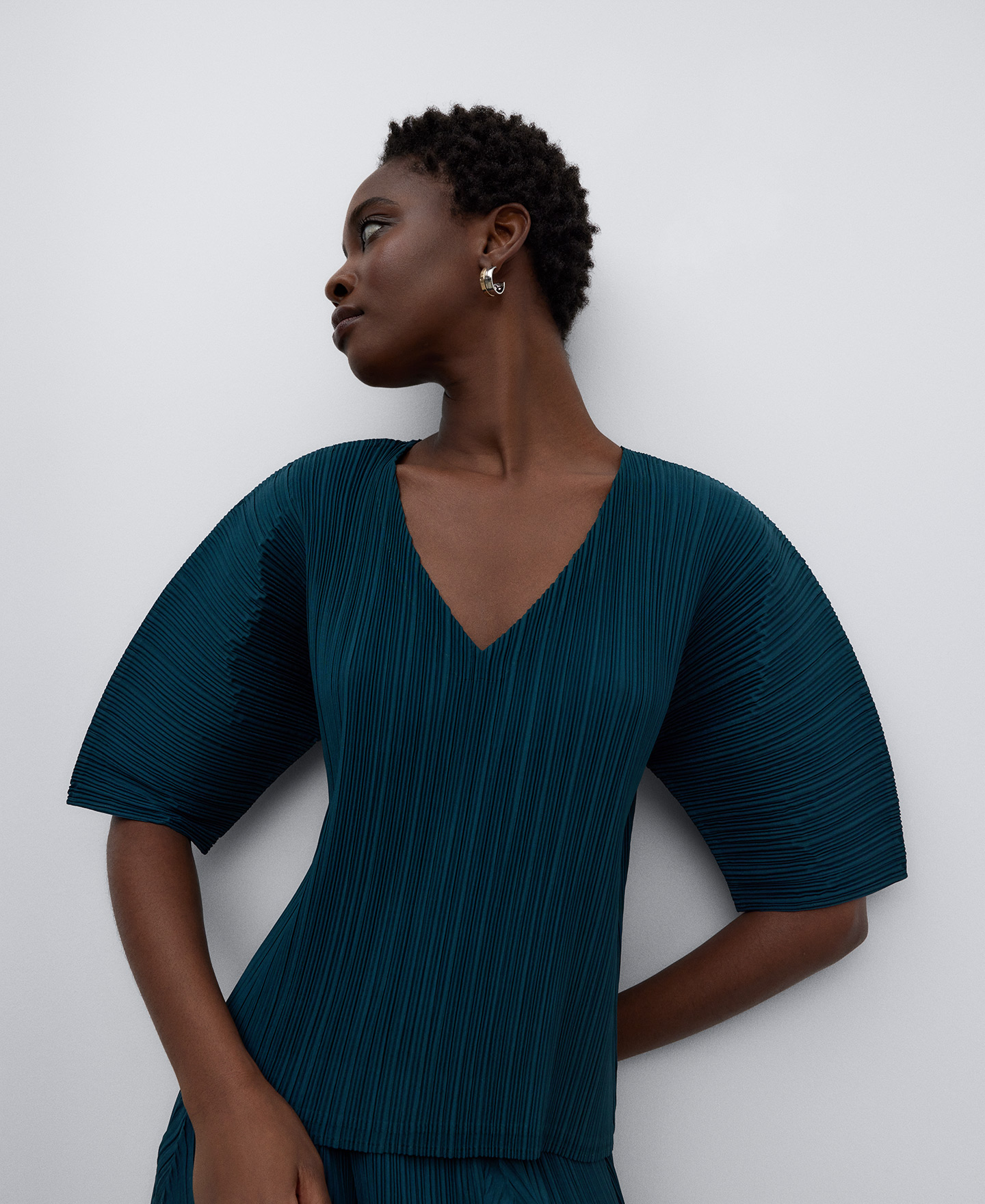 Green crinkle top woman image number 0