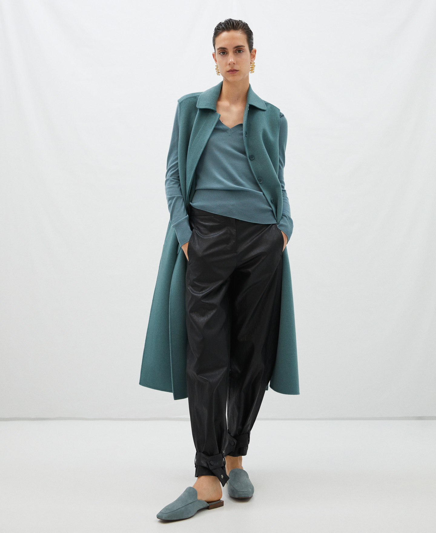 V-neck sweater in merino wool image number 1