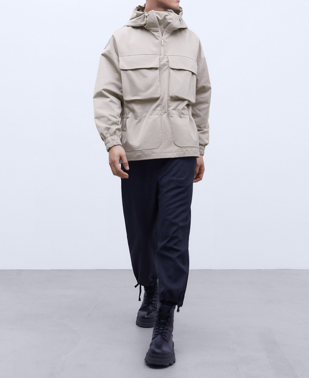 Blouson kangourou à maxi poche et capuche image number 1