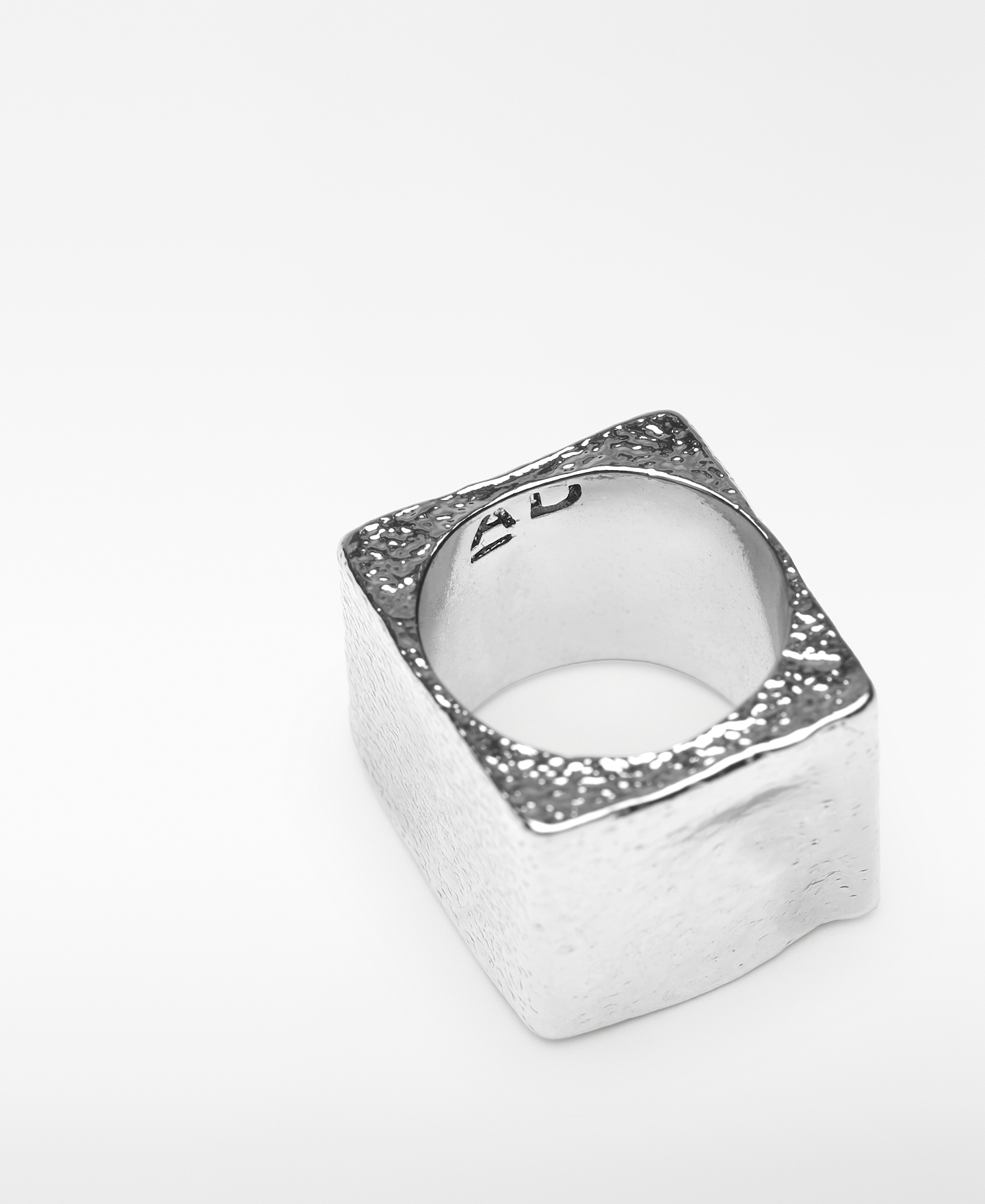 Square metal ring woman image number 2
