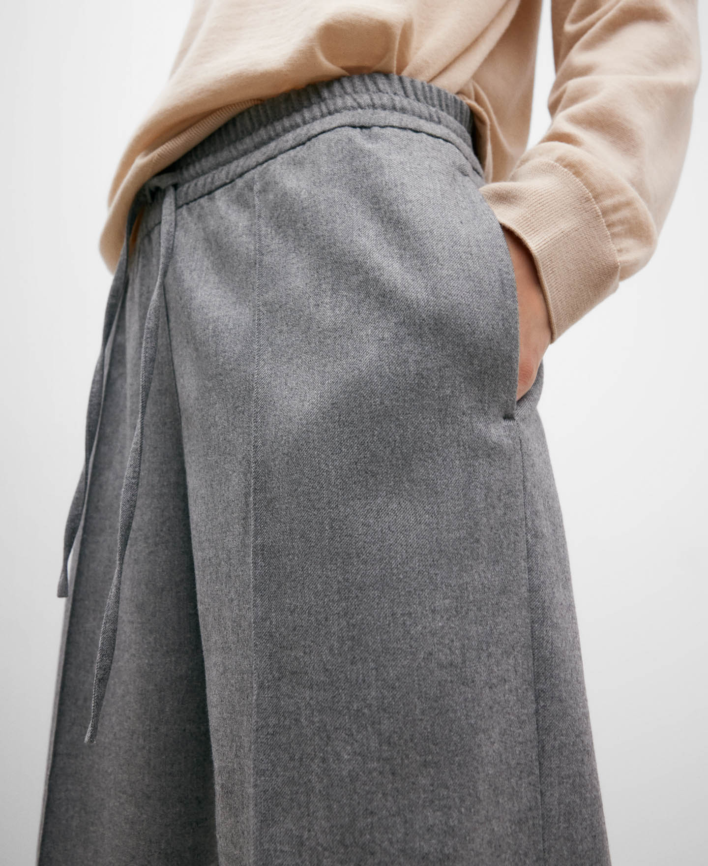 Jogger poliéster reciclado gris mujer image number 3