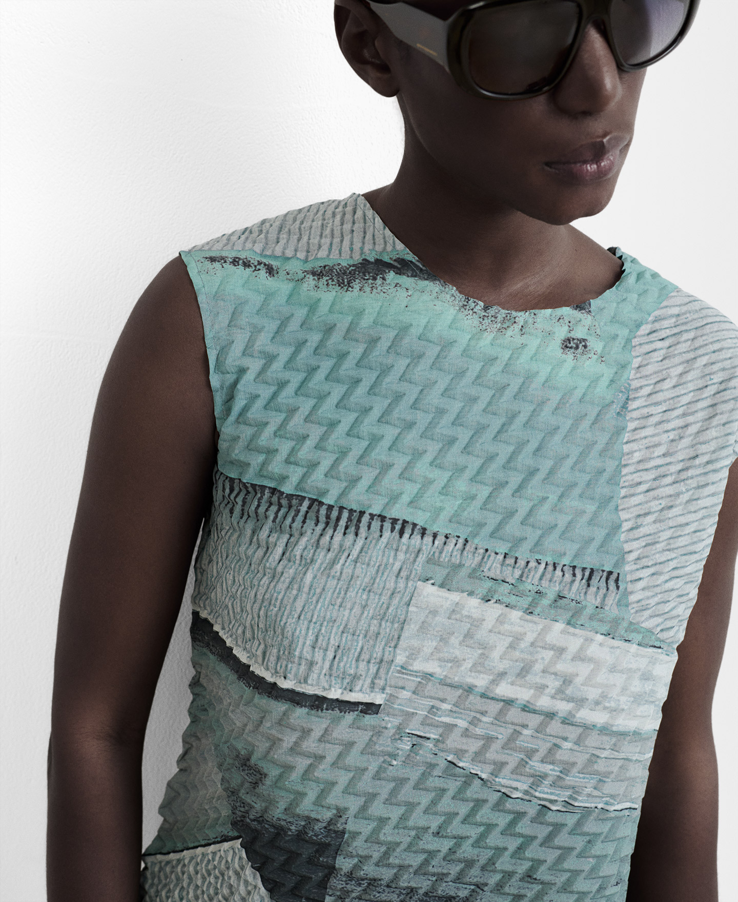 Asymmetrisches Crinkle-Top mit Print image number 3